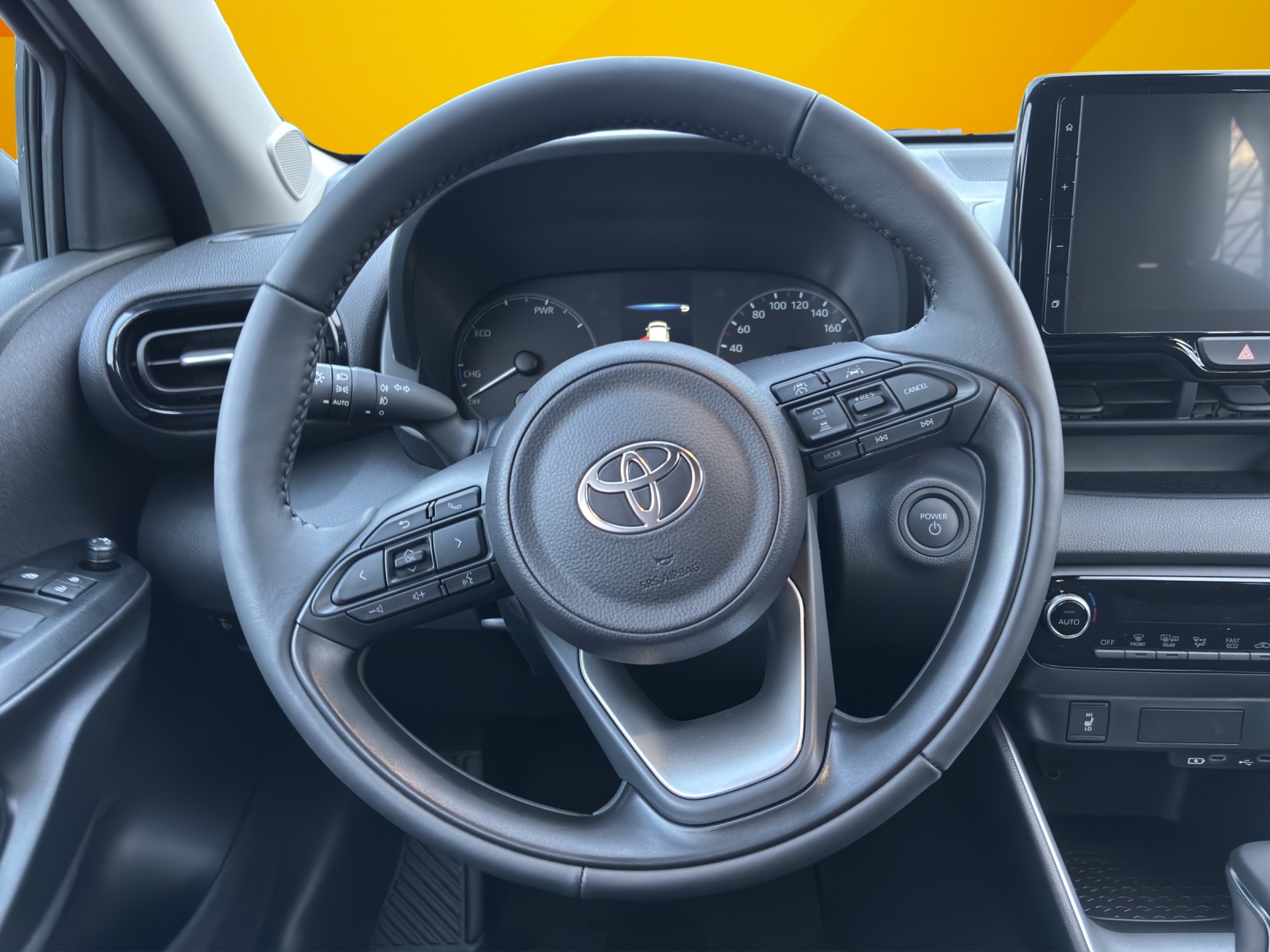 TOYOTA Yaris 1.5 Comfort e-CVT-image-10