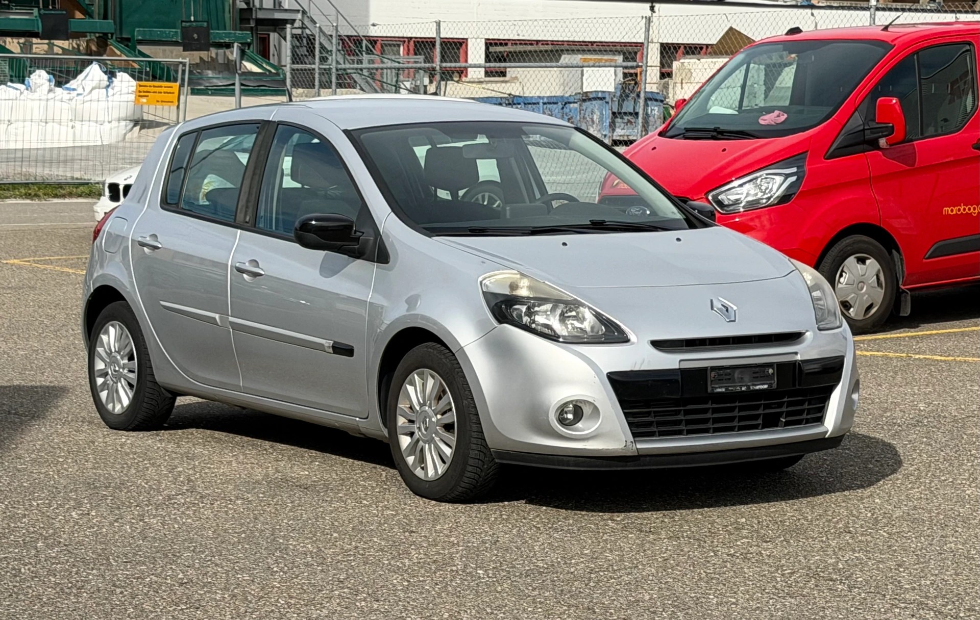 RENAULT Clio 1.2 16V Turbo 20th Edition ((MFK 08.2026))-image-2