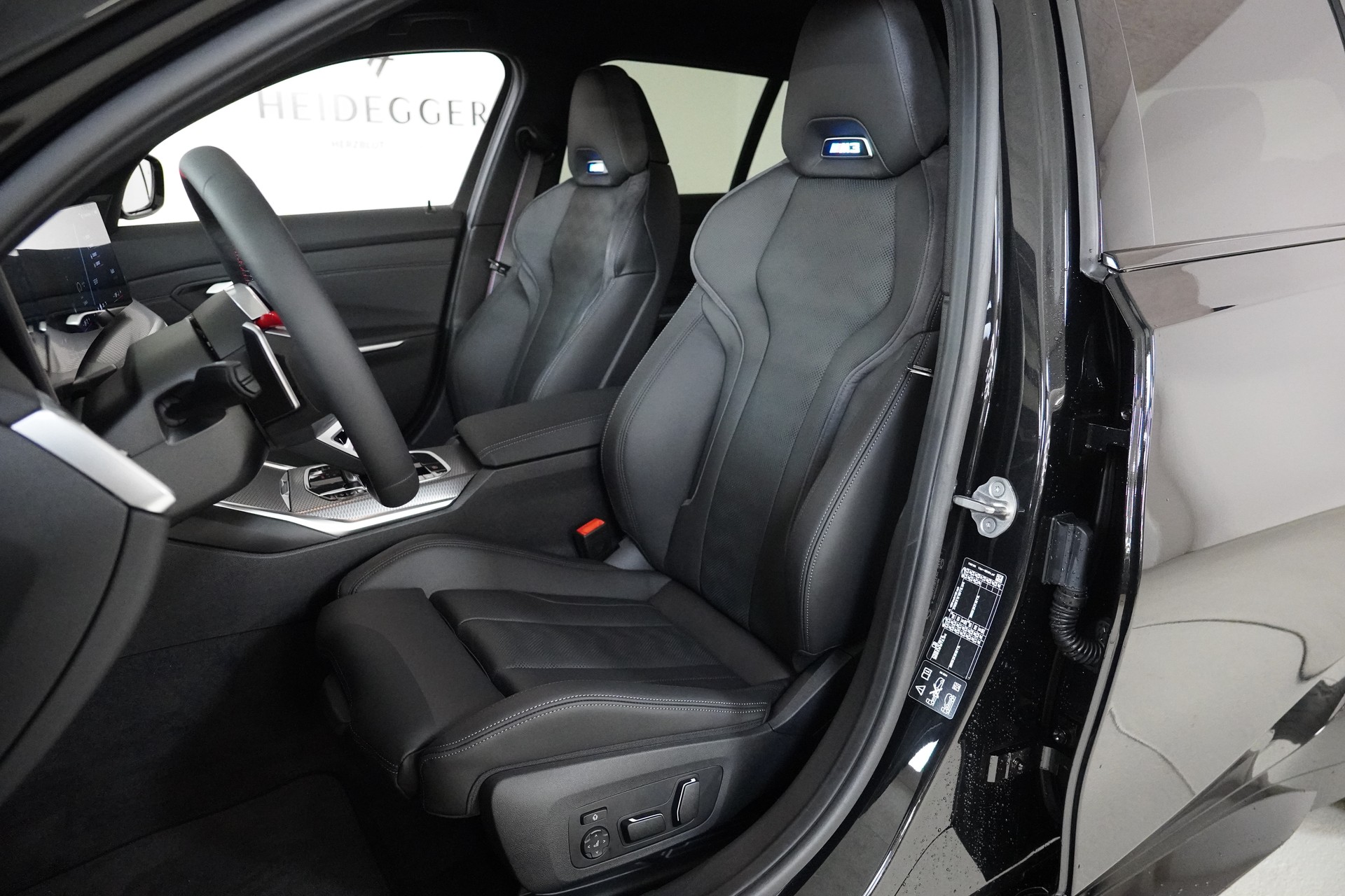 BMW M3 Touring xDrive Competition M-image-10