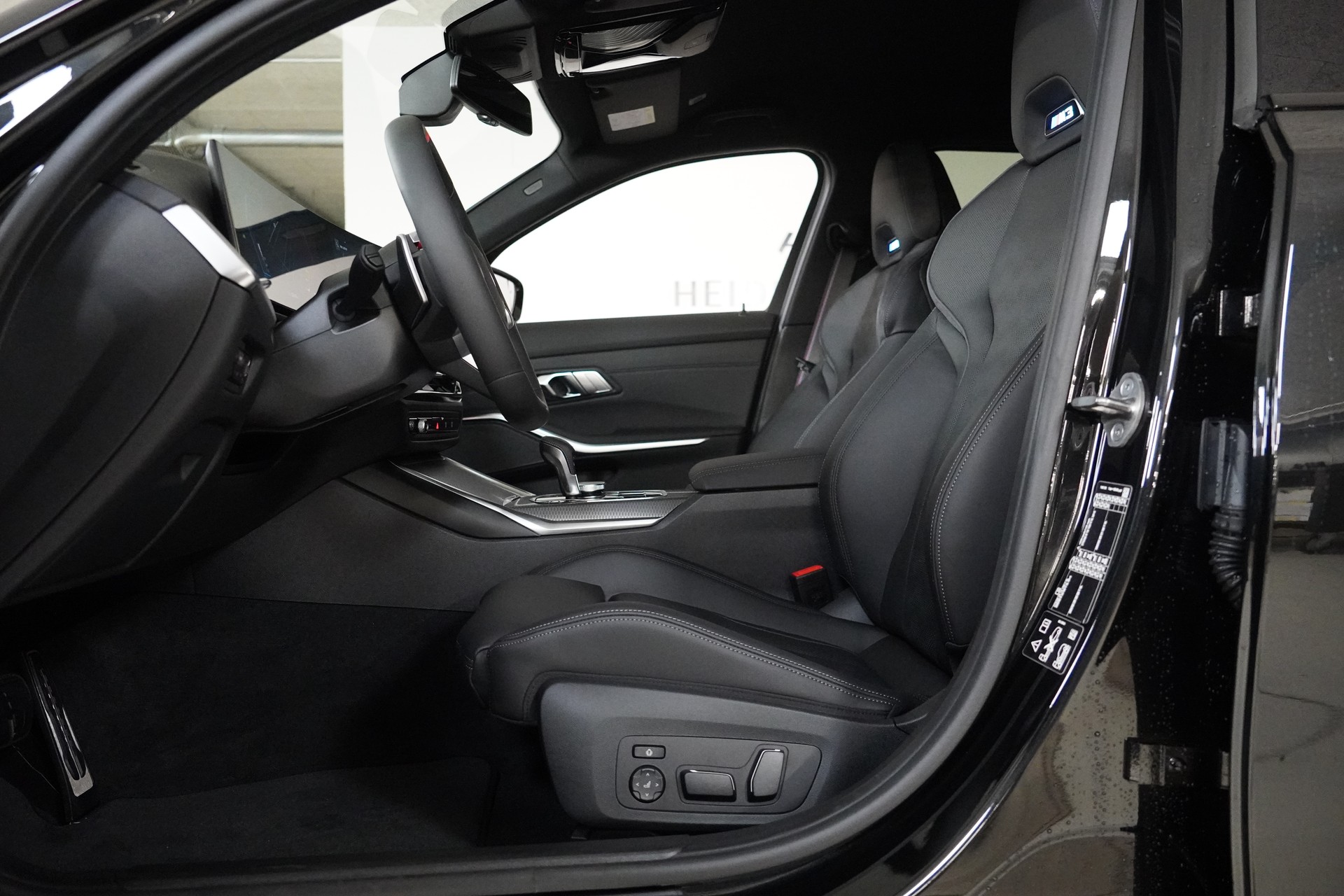 BMW M3 Touring xDrive Competition M-image-11
