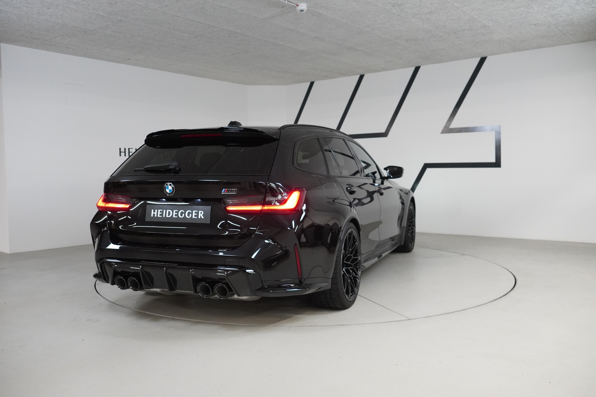 BMW M3 Touring xDrive Competition M-image-6