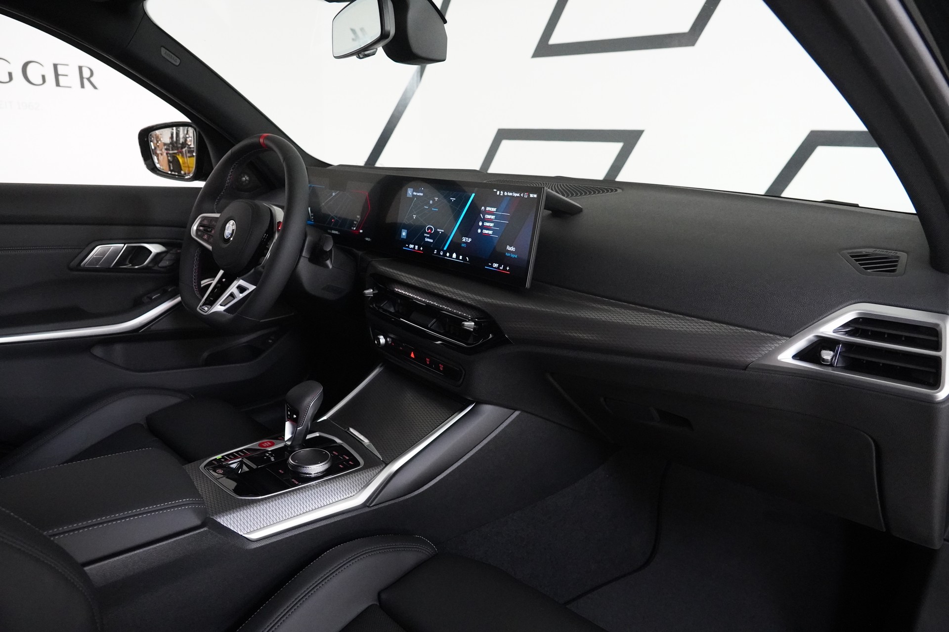 BMW M3 Touring xDrive Competition M-image-16