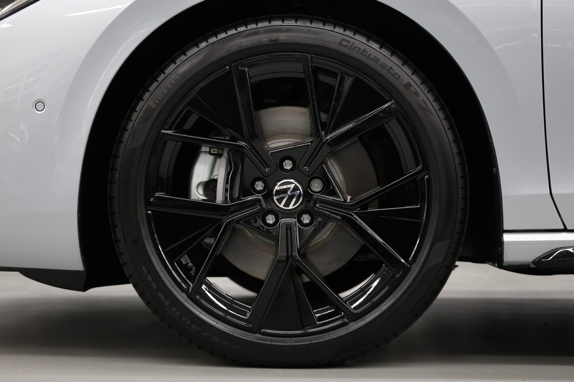 VW Passat Variant 2.0 TDI R-Line DSG 4motion-image-18