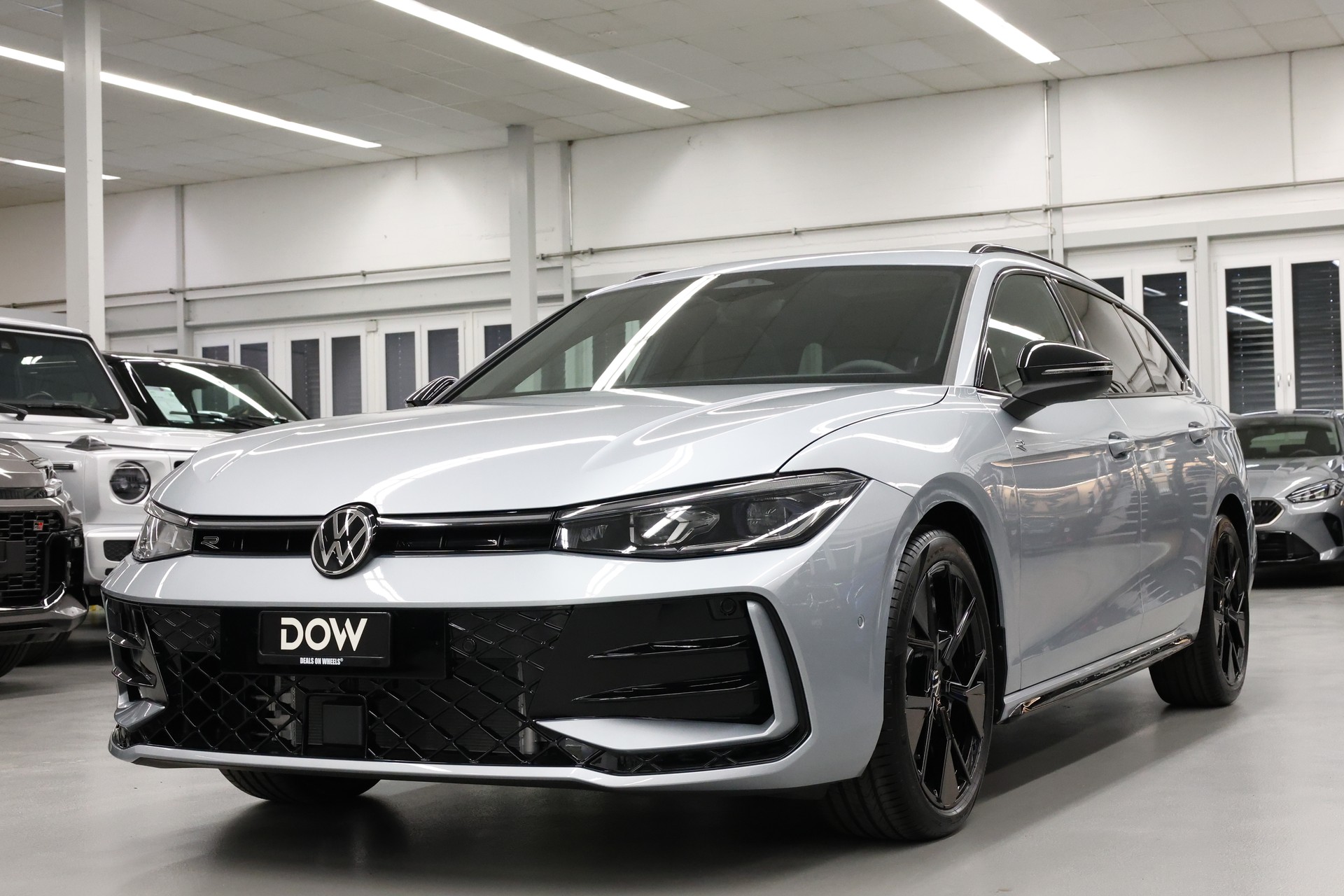 VW Passat Variant 2.0 TDI R-Line DSG 4motion-showroom-element-3