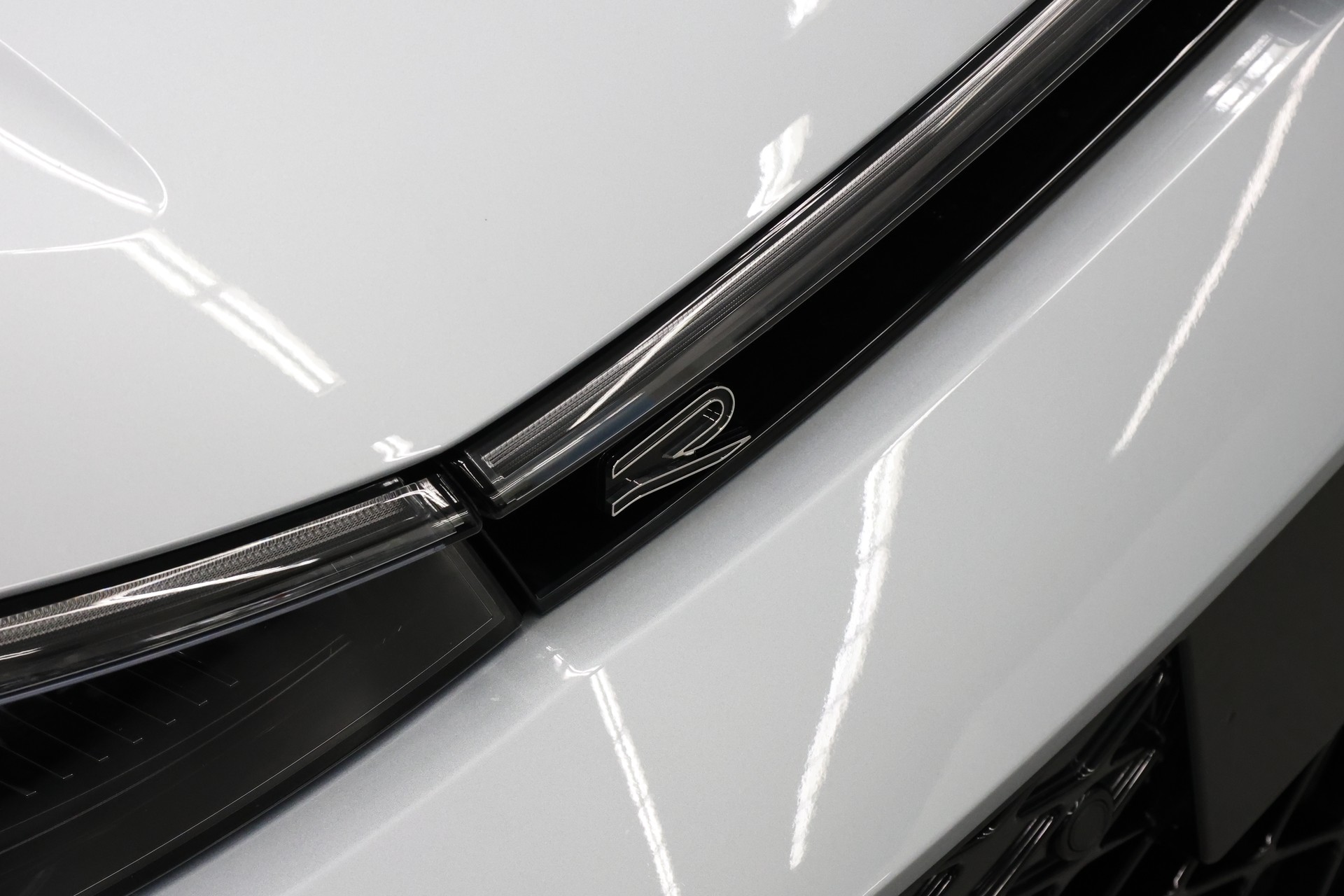 VW Passat Variant 2.0 TDI R-Line DSG 4motion-image-13