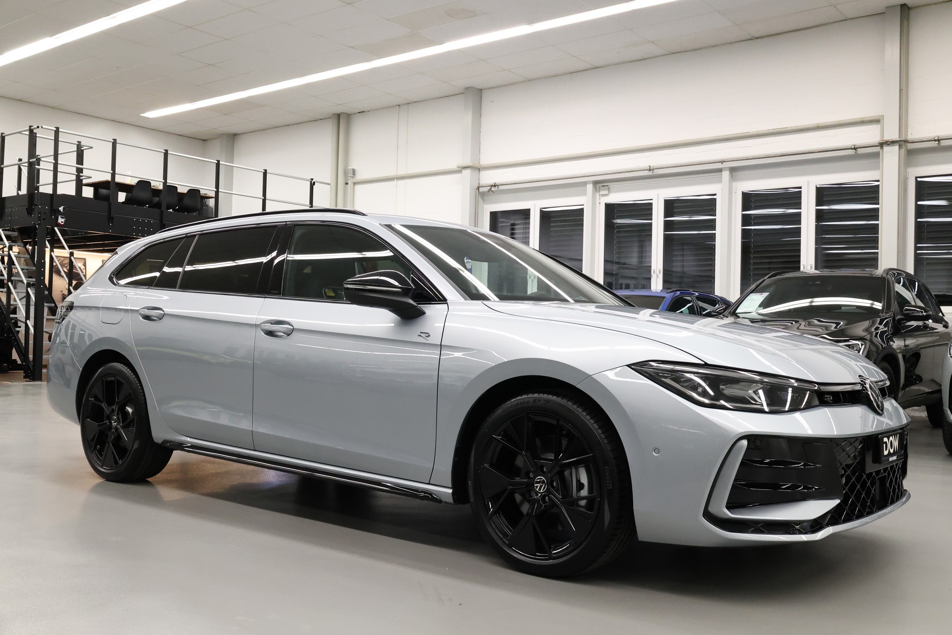 VW Passat Variant 2.0 TDI R-Line DSG 4motion-showroom-element-1