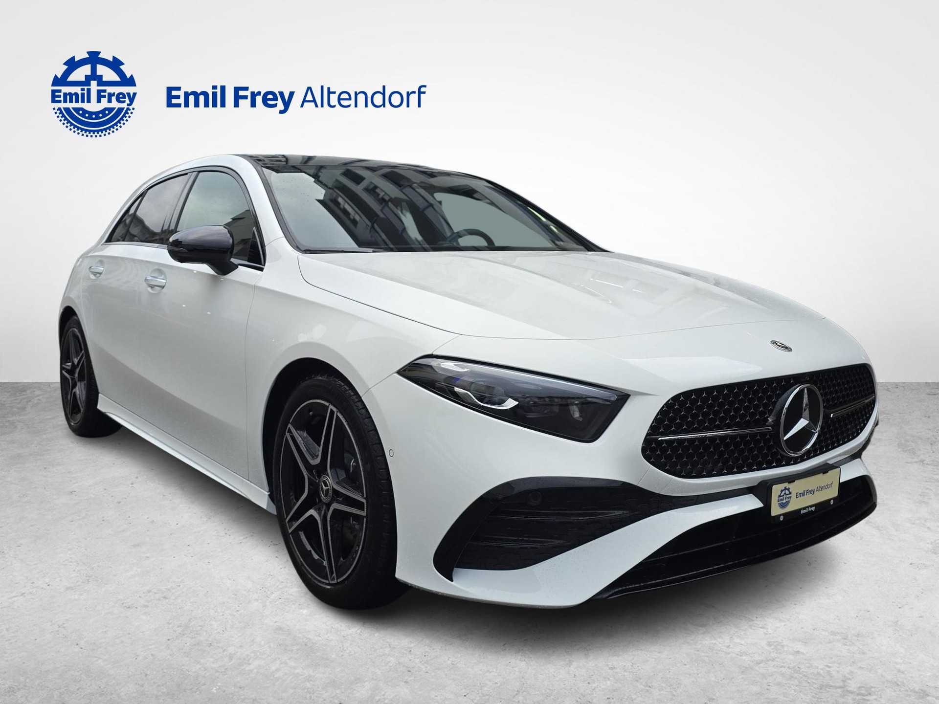 MERCEDES-BENZ A 220 4MATIC AMG Line-image-6
