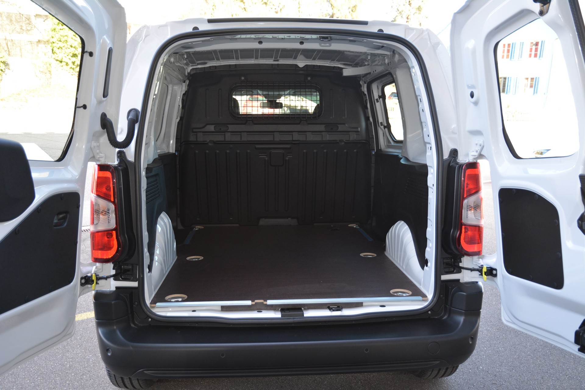 OPEL Combo-e Cargo-image-17