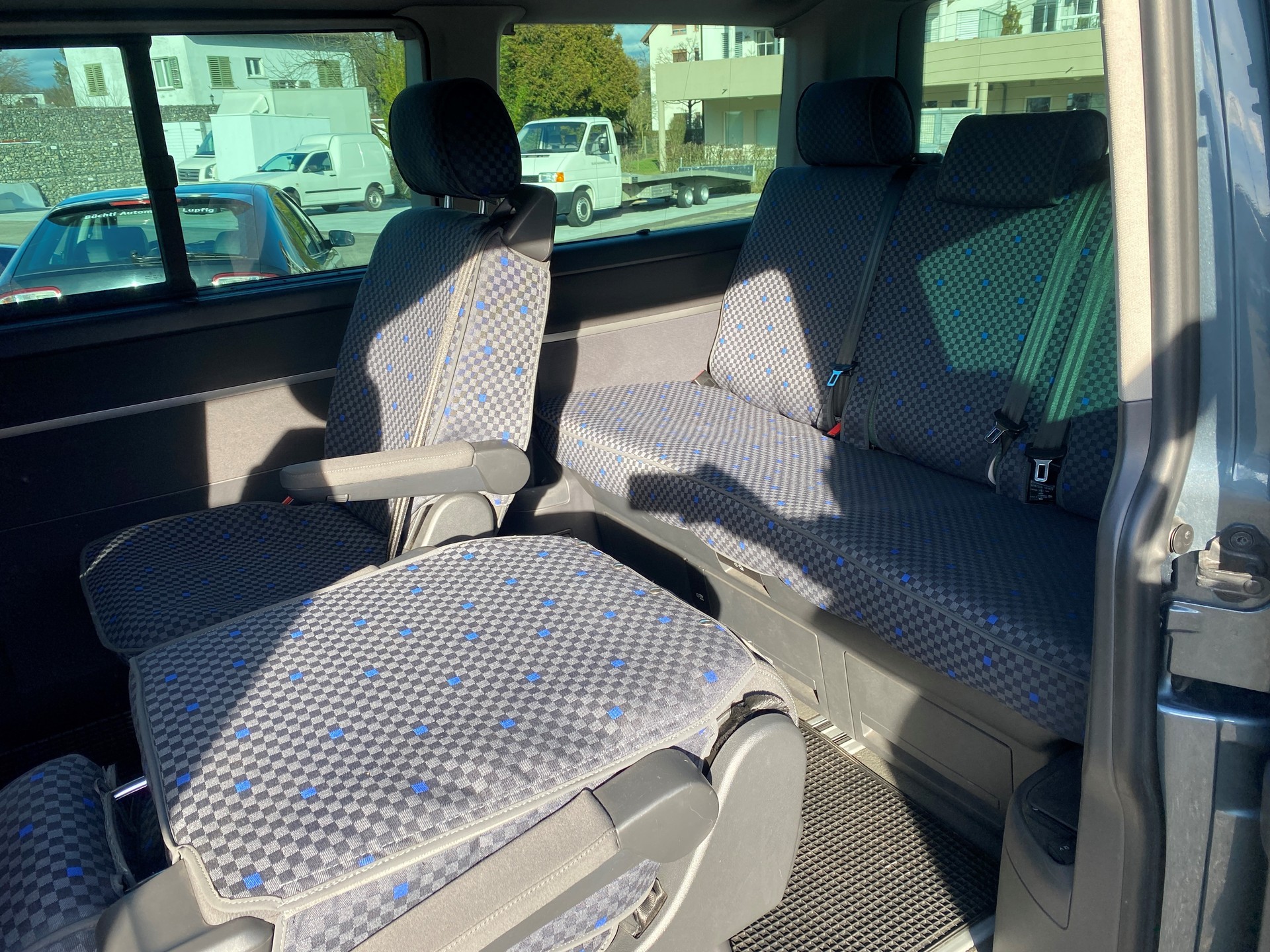 VW T5 Multivan Comfortline 2.5 TDI-image-10