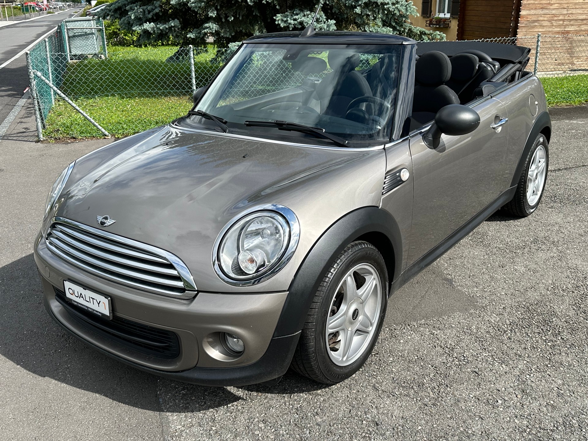 MINI Mini Cabrio One-image-1