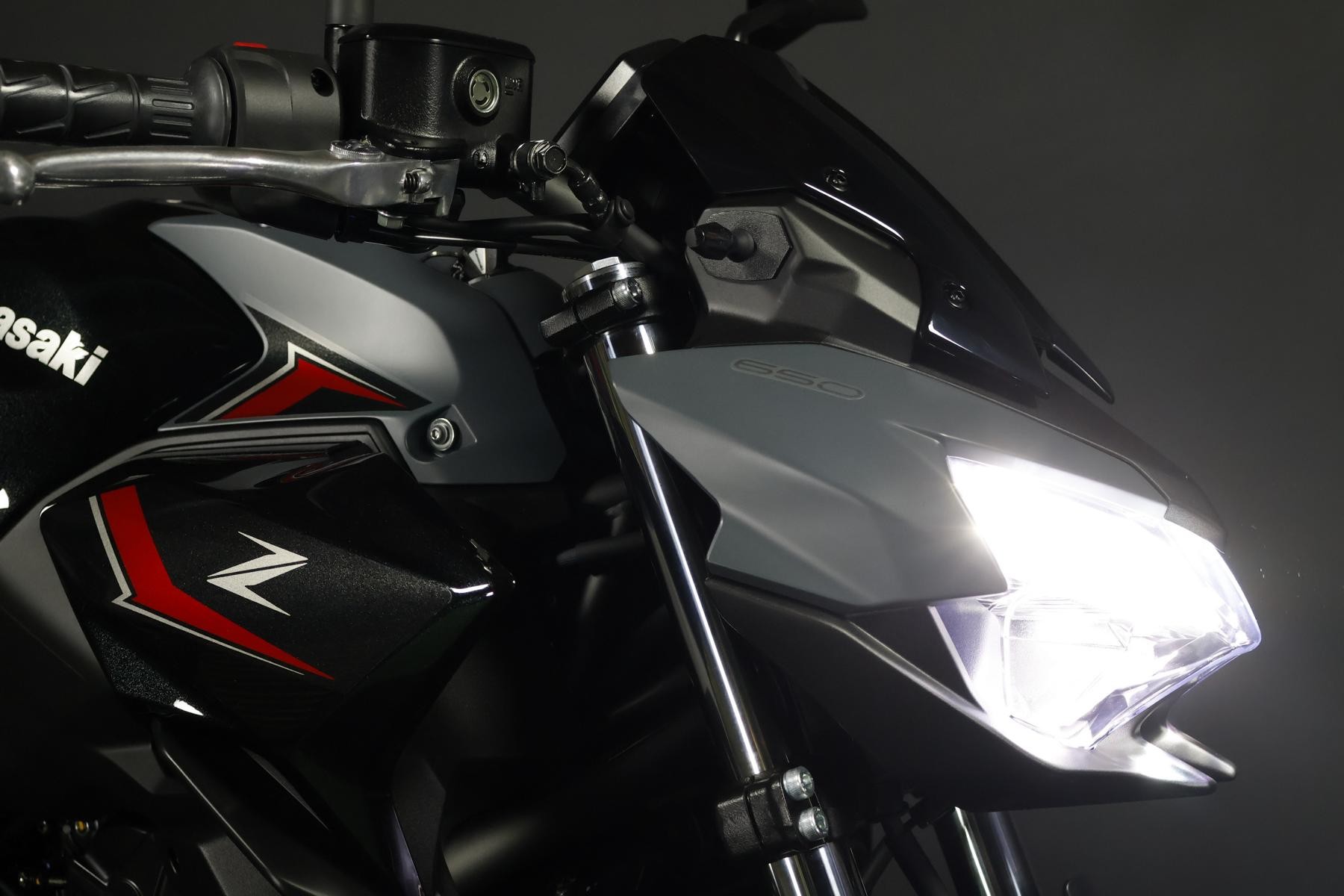 KAWASAKI Z 650 (50/35 KW) Level 1-image-4