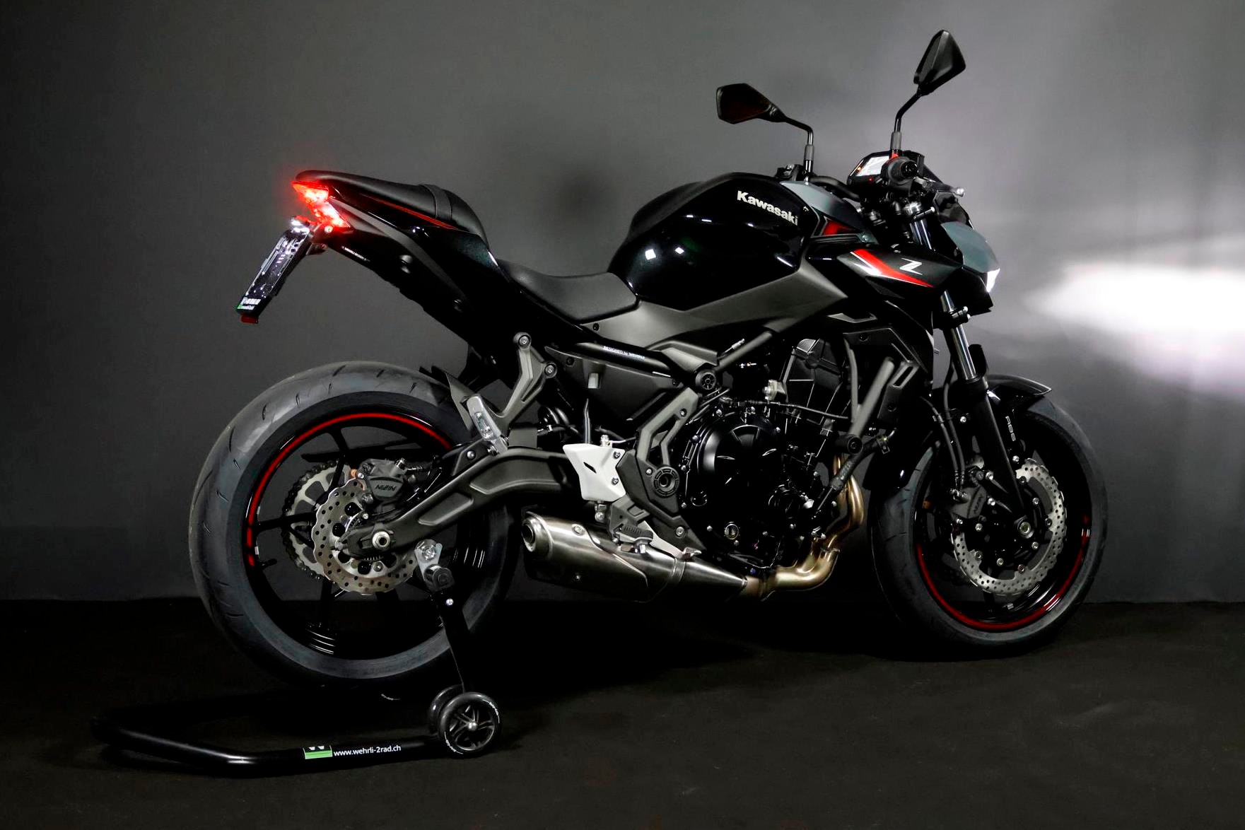 KAWASAKI Z 650 (50/35 KW) Level 1-image-11