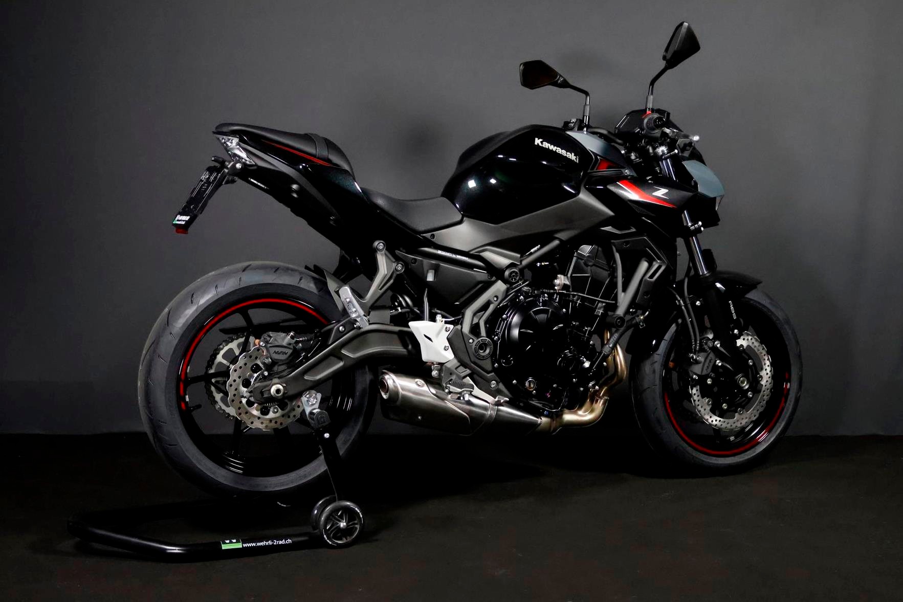 KAWASAKI Z 650 (50/35 KW) Level 1-image-10