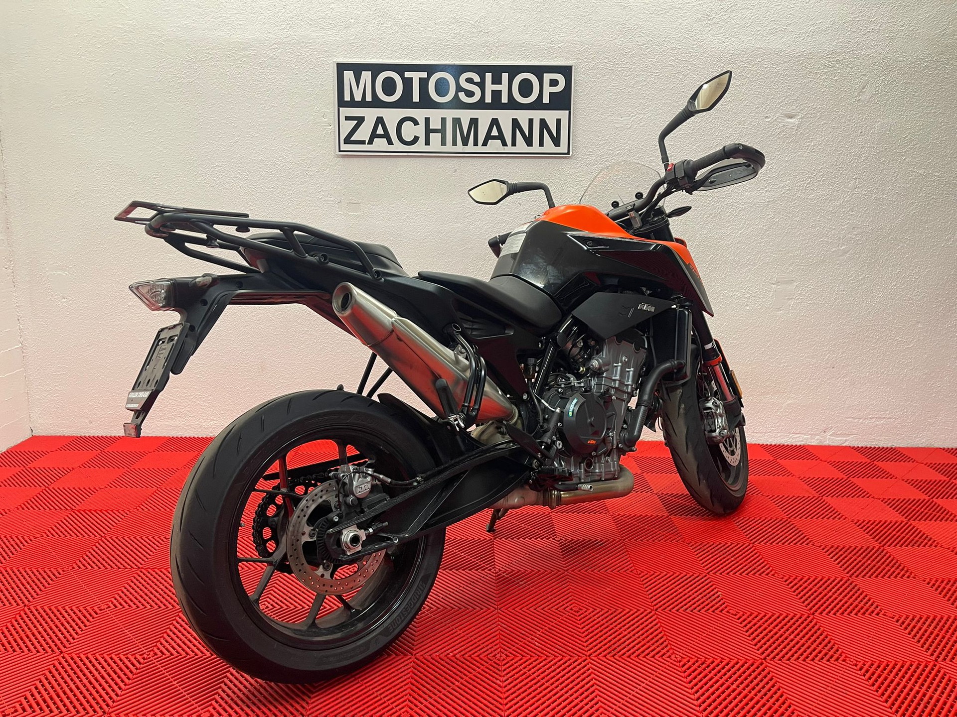 KTM 890 Duke-image-5