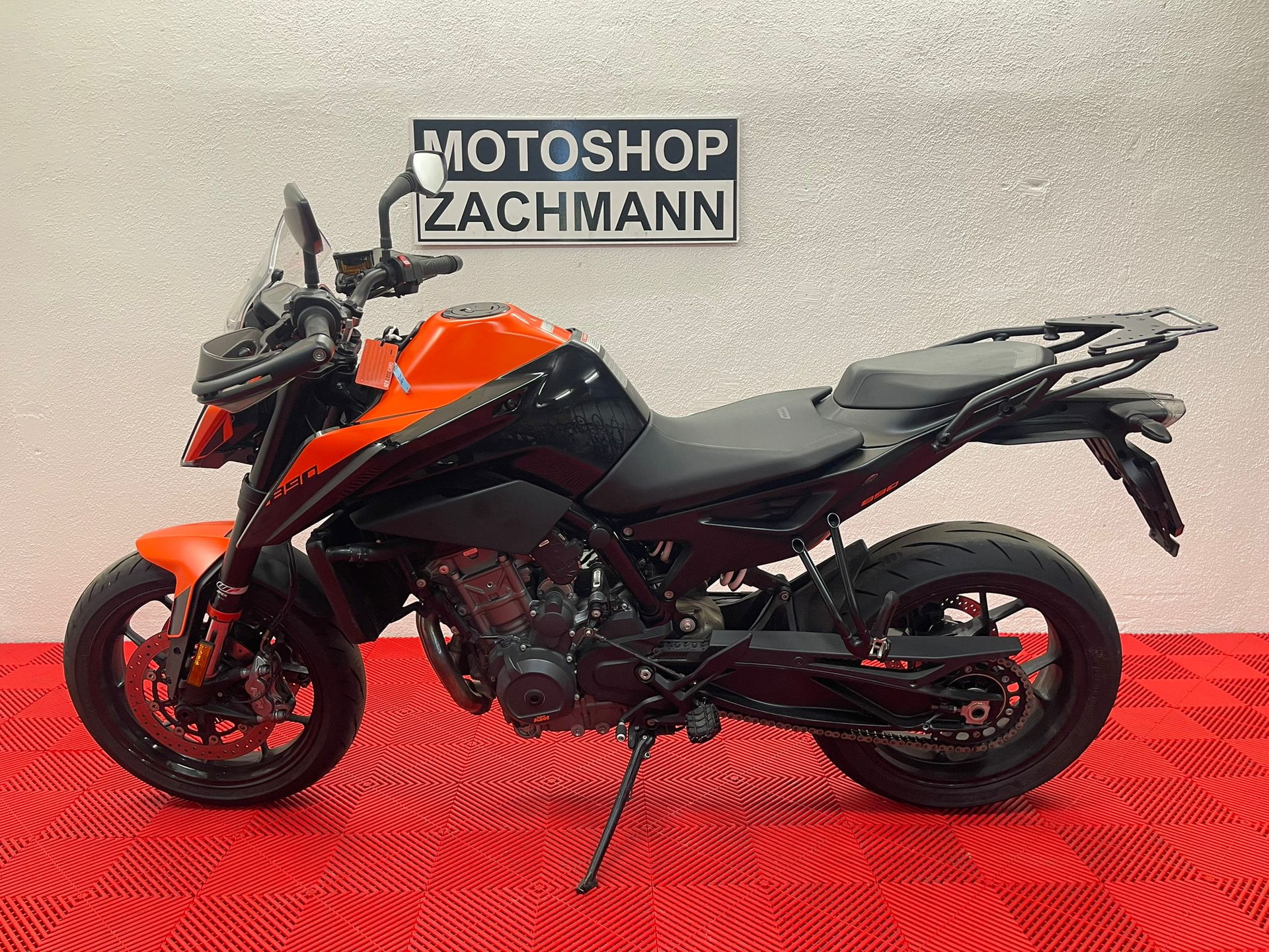 KTM 890 Duke-image-3
