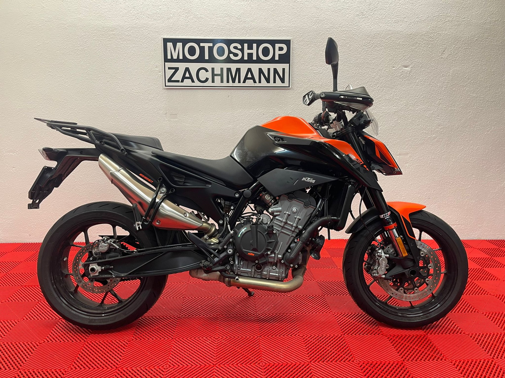 KTM 890 Duke-image-0