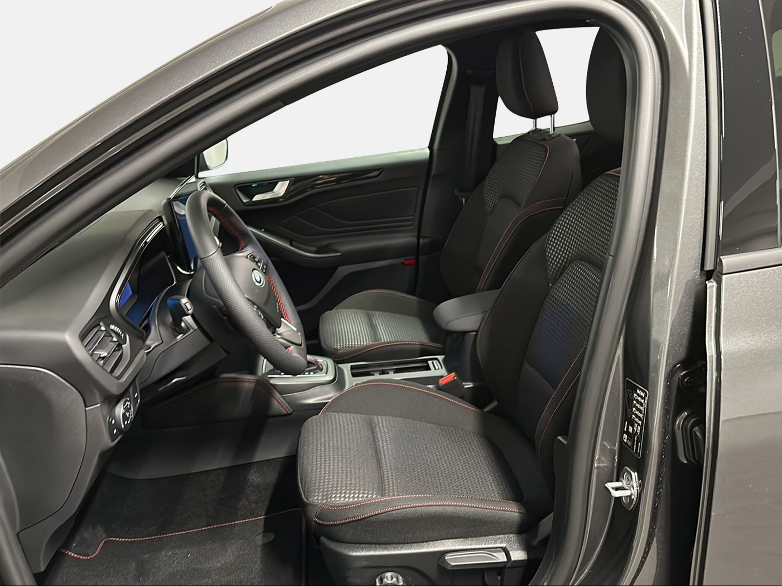 FORD Focus Station Wagon 1.0i EcoB Hybrid 155 ST-Line X-image-9