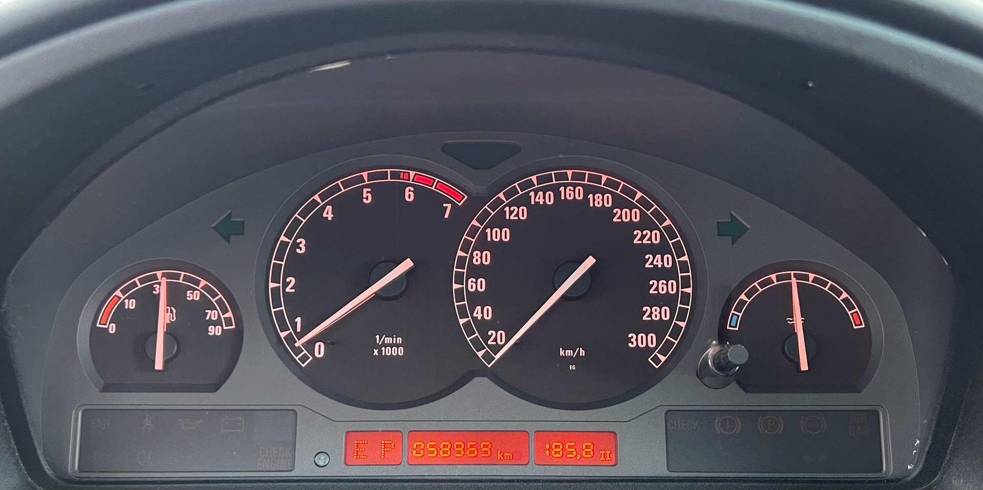 BMW 850i A VETERAN-image-17