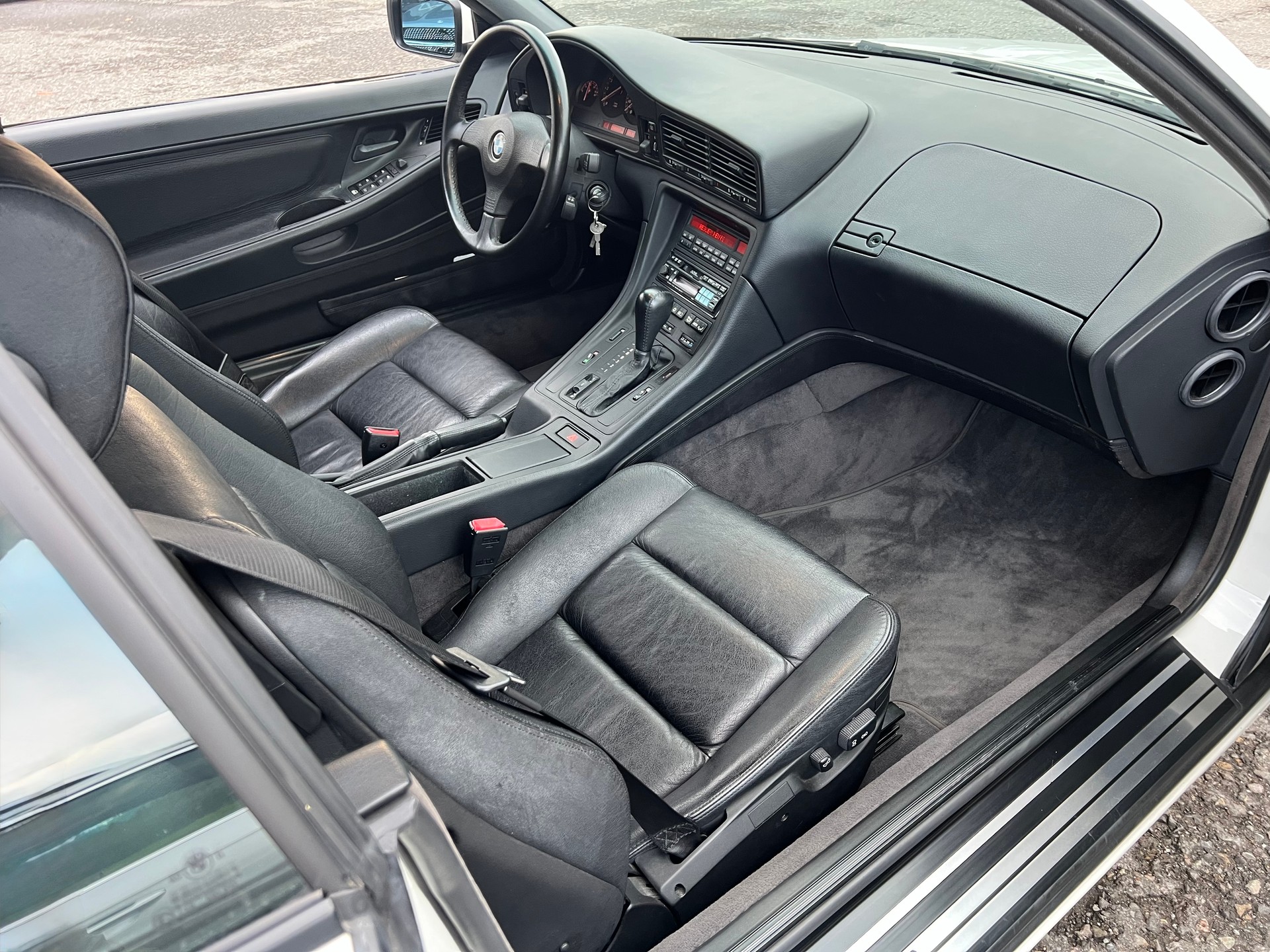 BMW 850i A VETERAN-image-14