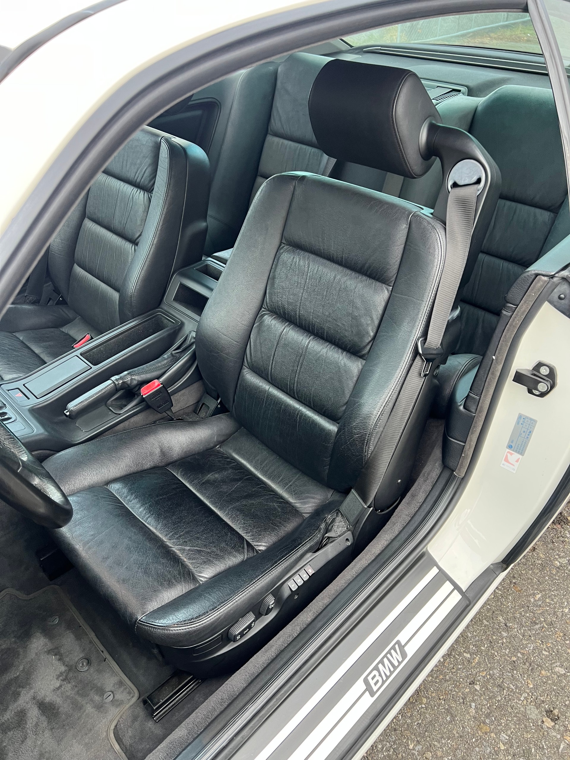 BMW 850i A VETERAN-image-10