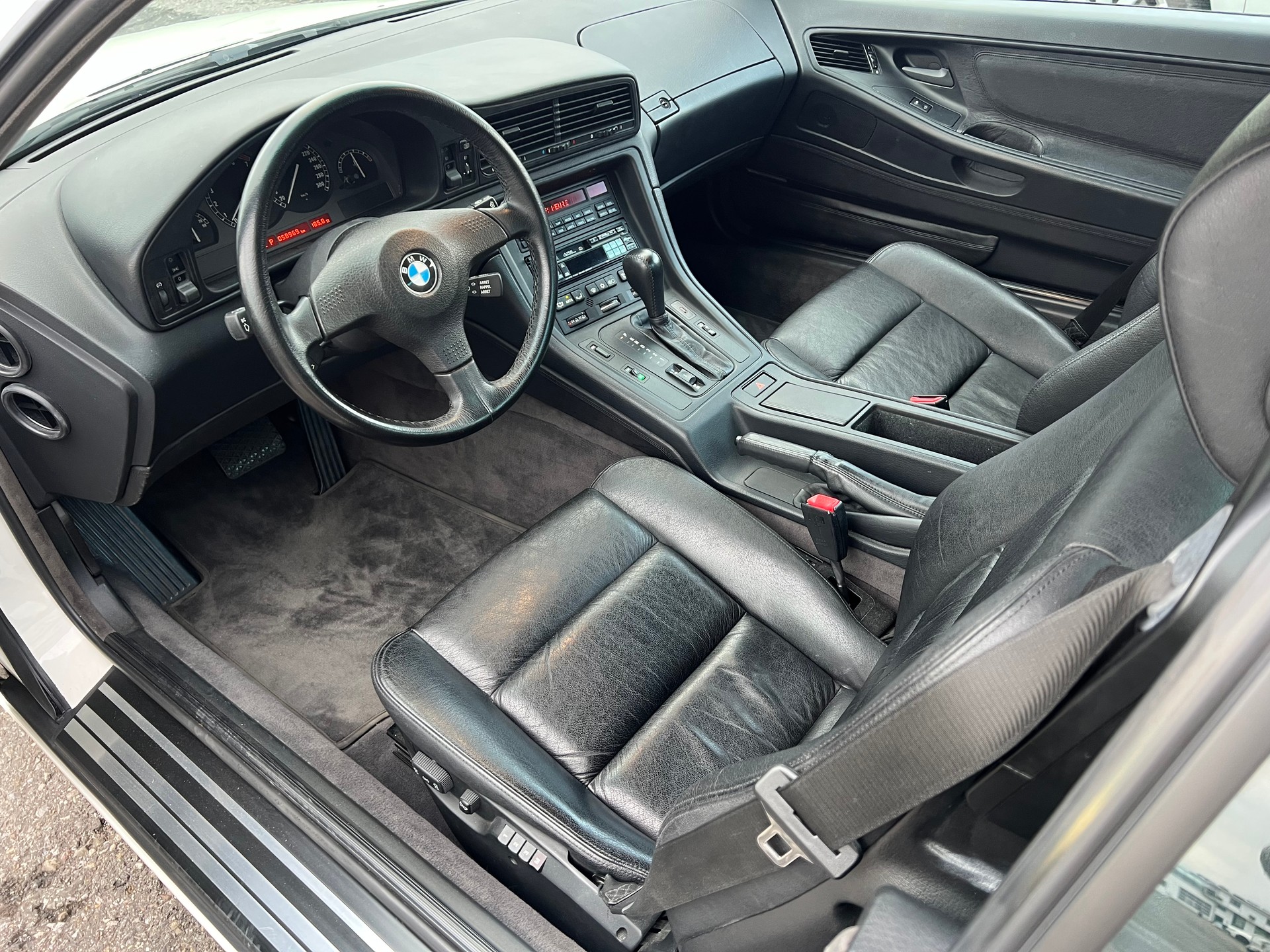 BMW 850i A VETERAN-image-8