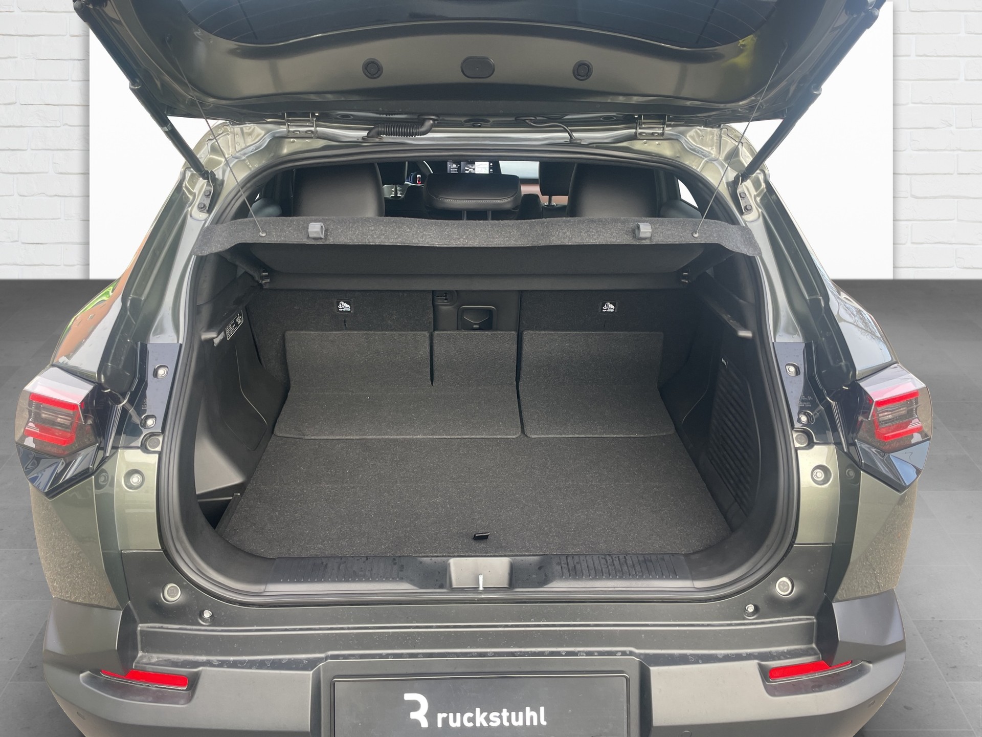 SUZUKI e Vitara Compact Top 4x4-image-10