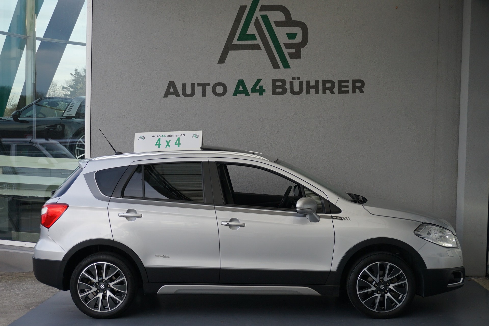 SUZUKI SX-4 S-Cross 1,6 TD PizSulai Automat 4WD mit Lederausstattung-image-4