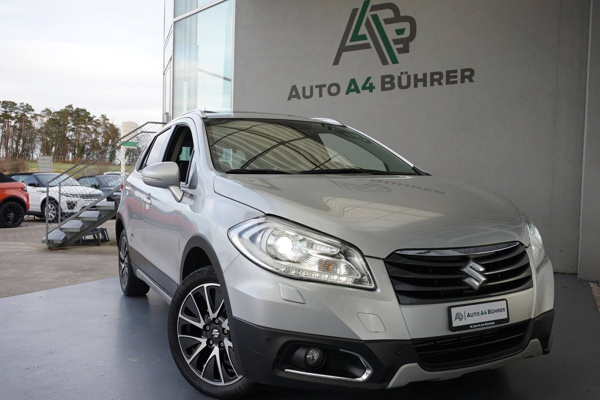 SUZUKI SX-4 S-Cross 1,6 TD PizSulai Automat 4WD mit Lederausstattung-showroom-element-2
