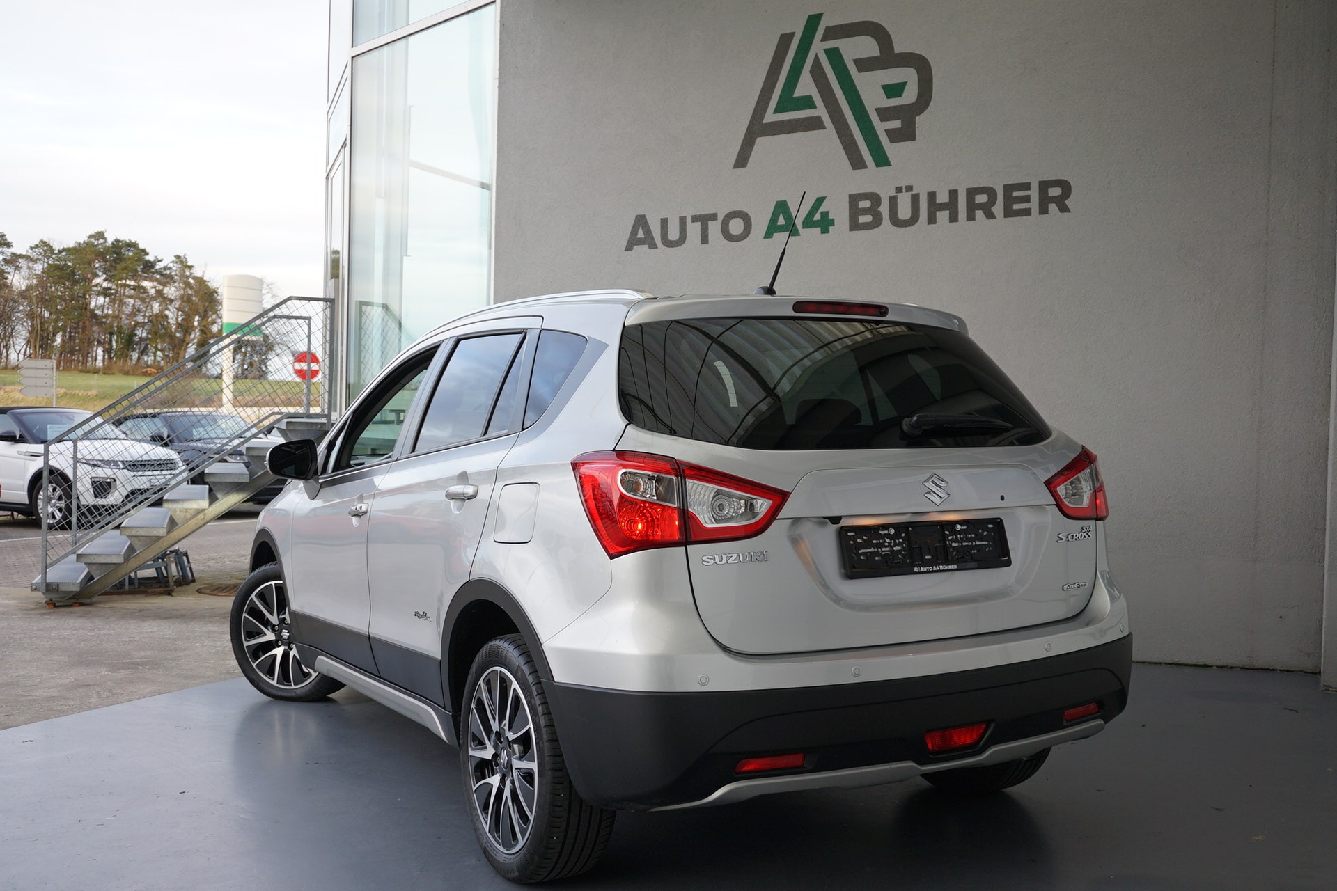SUZUKI SX-4 S-Cross 1,6 TD PizSulai Automat 4WD mit Lederausstattung-image-6