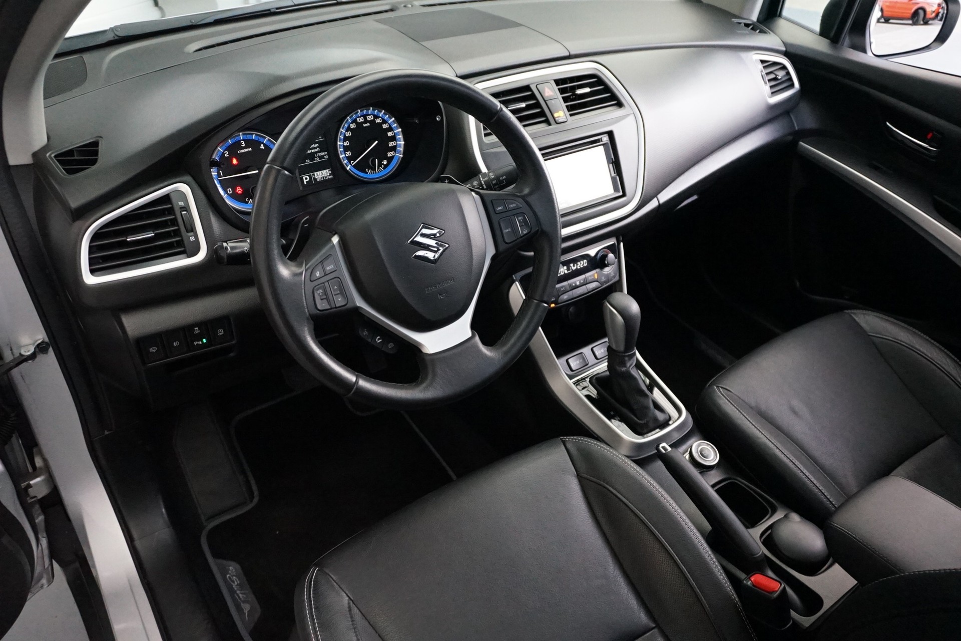 SUZUKI SX-4 S-Cross 1,6 TD PizSulai Automat 4WD mit Lederausstattung-image-14