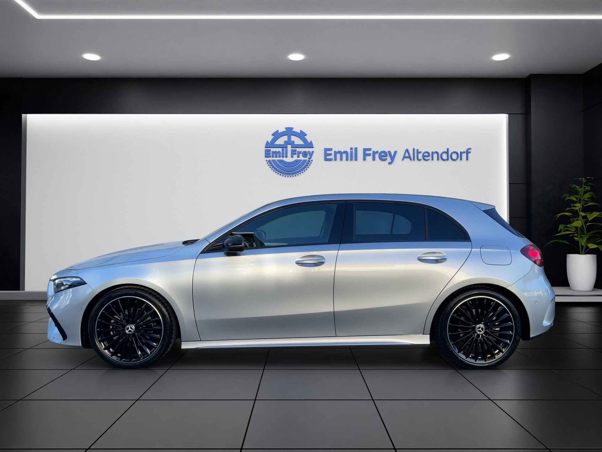MERCEDES-BENZ A 200 Night Star AMG Line-showroom-element-2