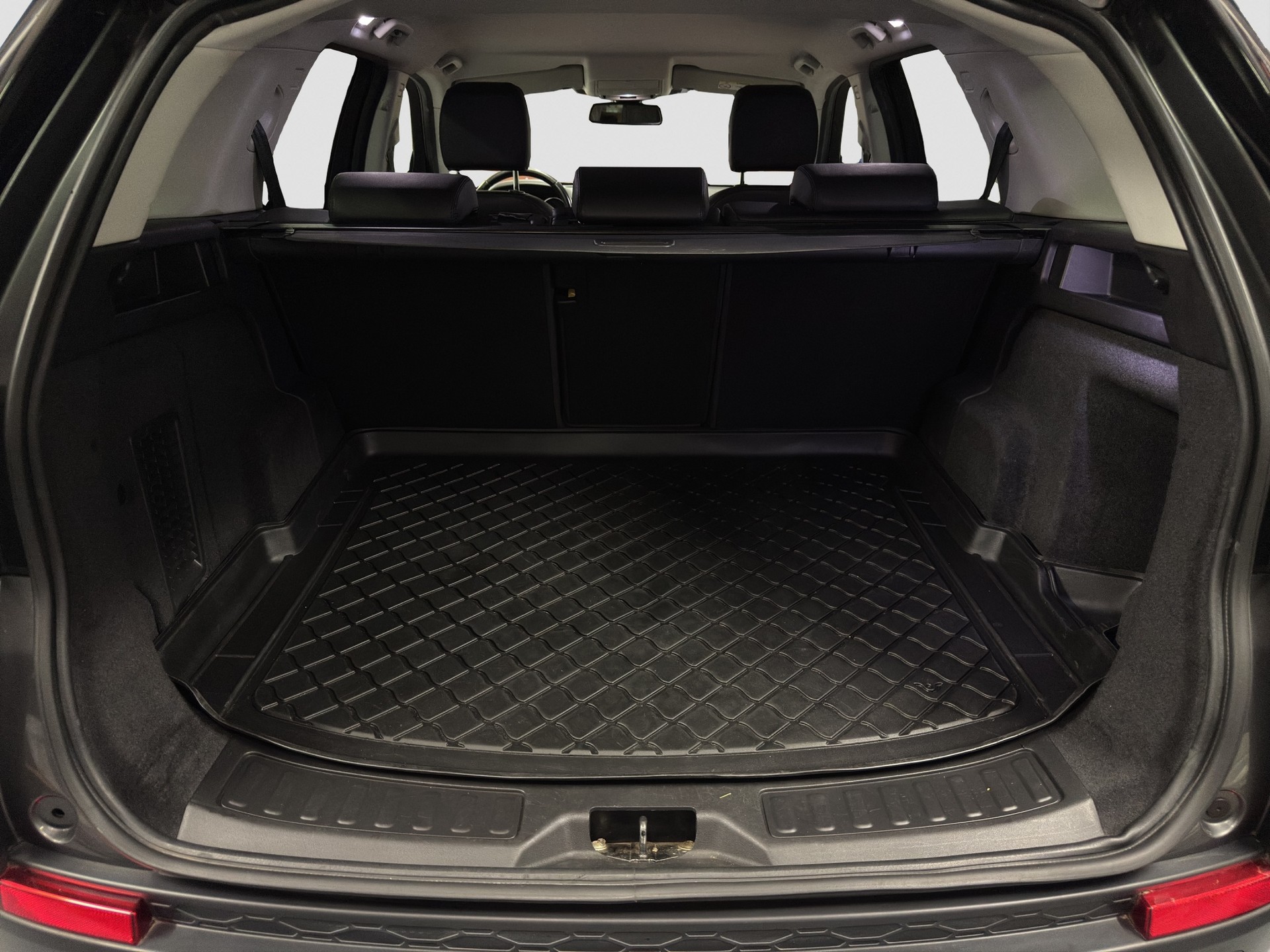 LAND ROVER Discovery Sport 2.0 TD4 HSE Luxury AT9-image-8