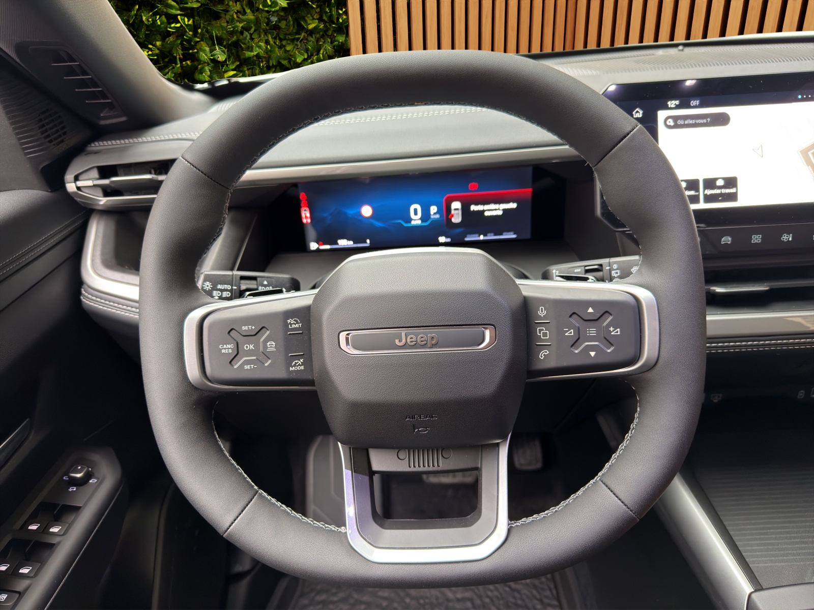 JEEP Compass 1.2 T e-Hybrid First Edition-image-9
