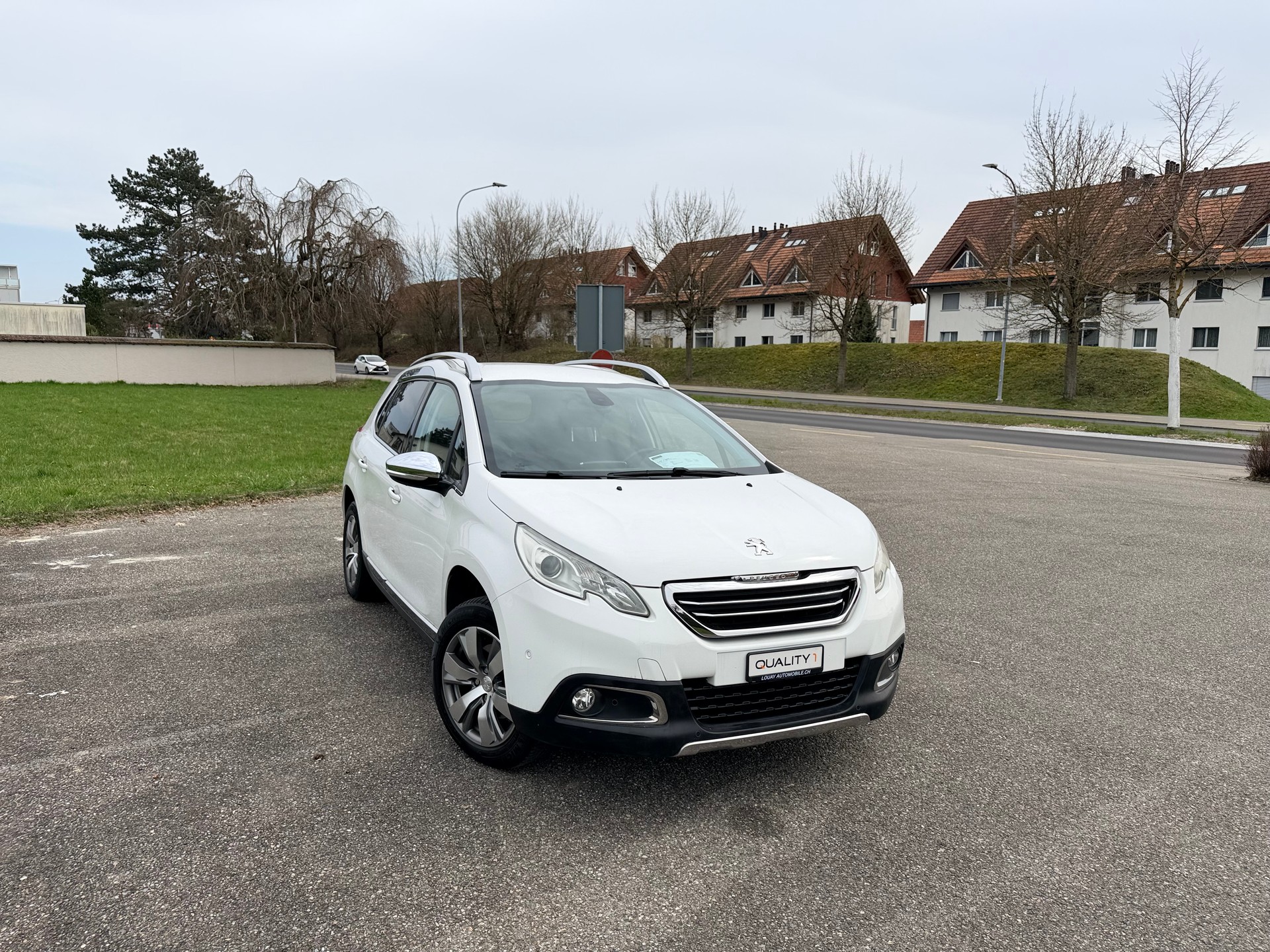 PEUGEOT 2008 1.6 VTI Allure-showroom-element-1
