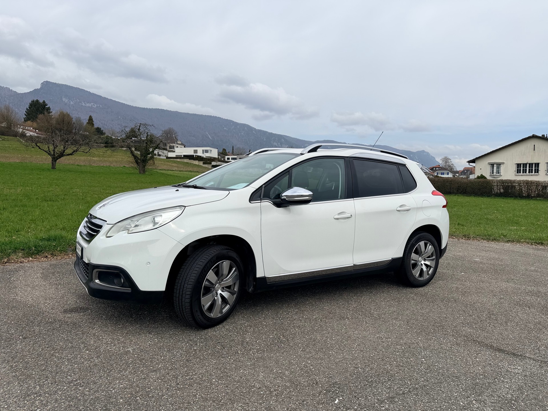 PEUGEOT 2008 1.6 VTI Allure-image-4