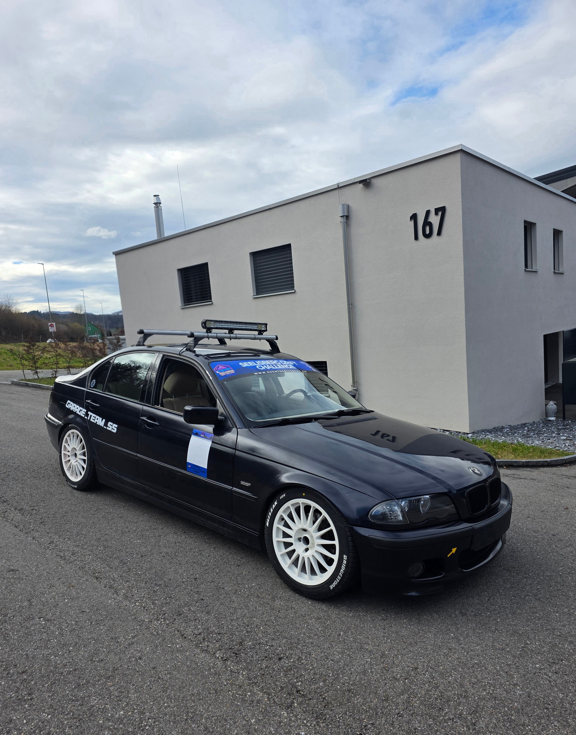 BMW E46 323i-image-1