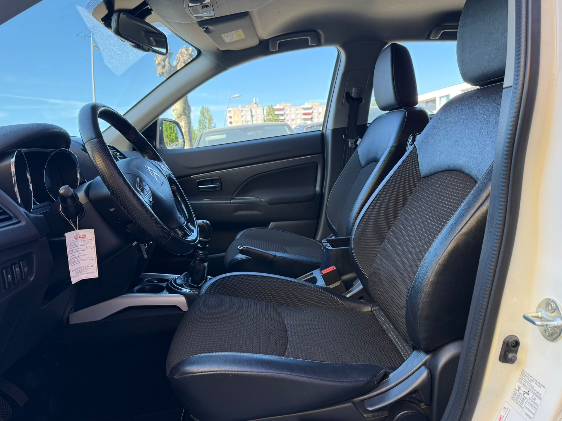 CITROEN C4 Aircross 1.6 HDi Attraction 4WD-image-9