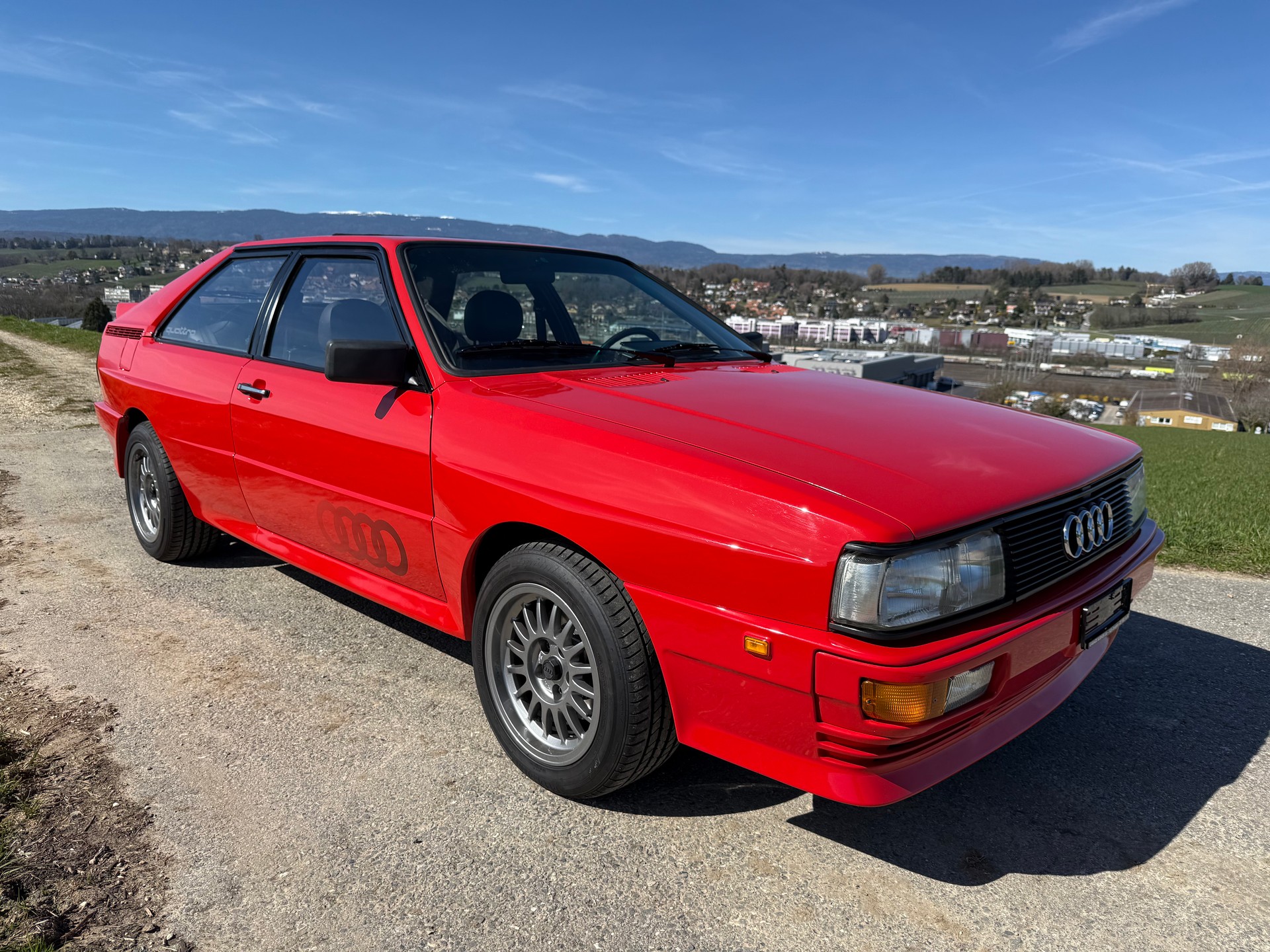 AUDI quattro Turbo-showroom-element-3