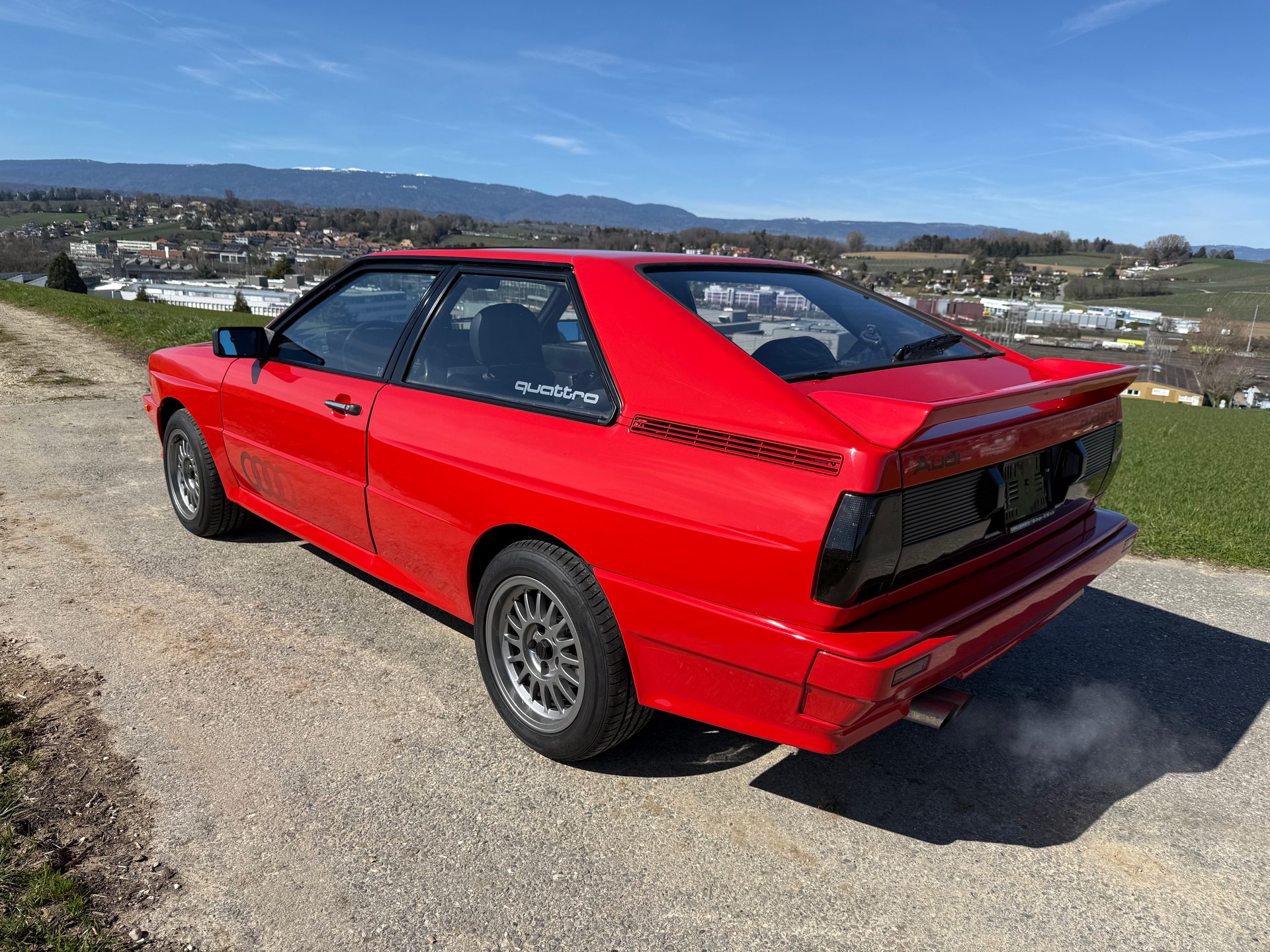 AUDI quattro Turbo-showroom-element-1