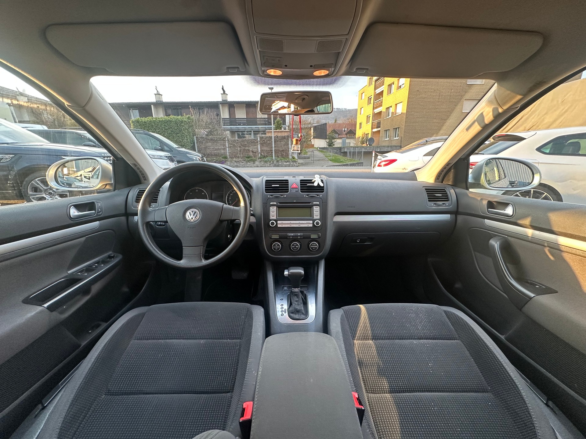 VW JETTA-image-10