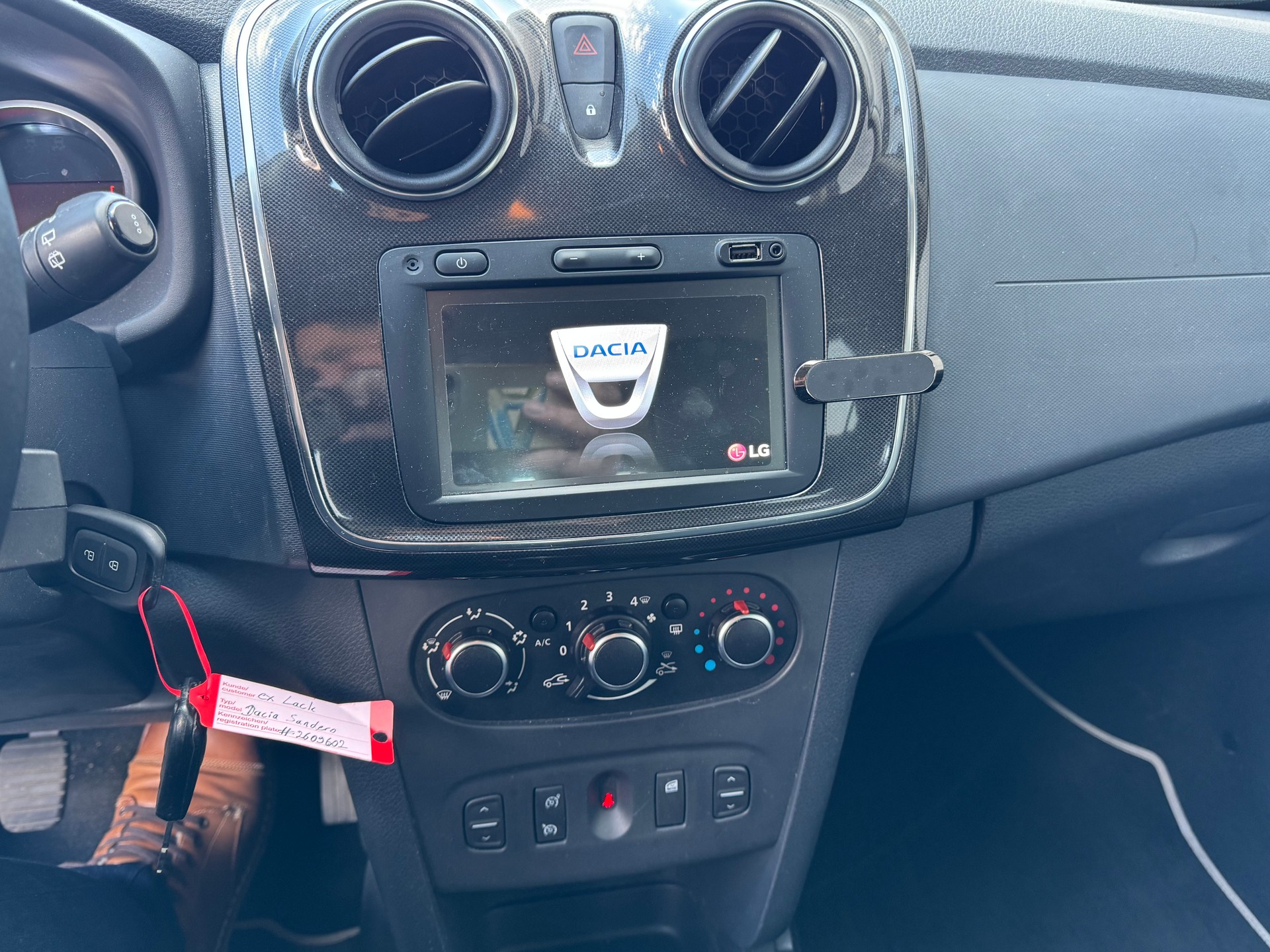 DACIA Sandero TCe 90 Comfort-image-7