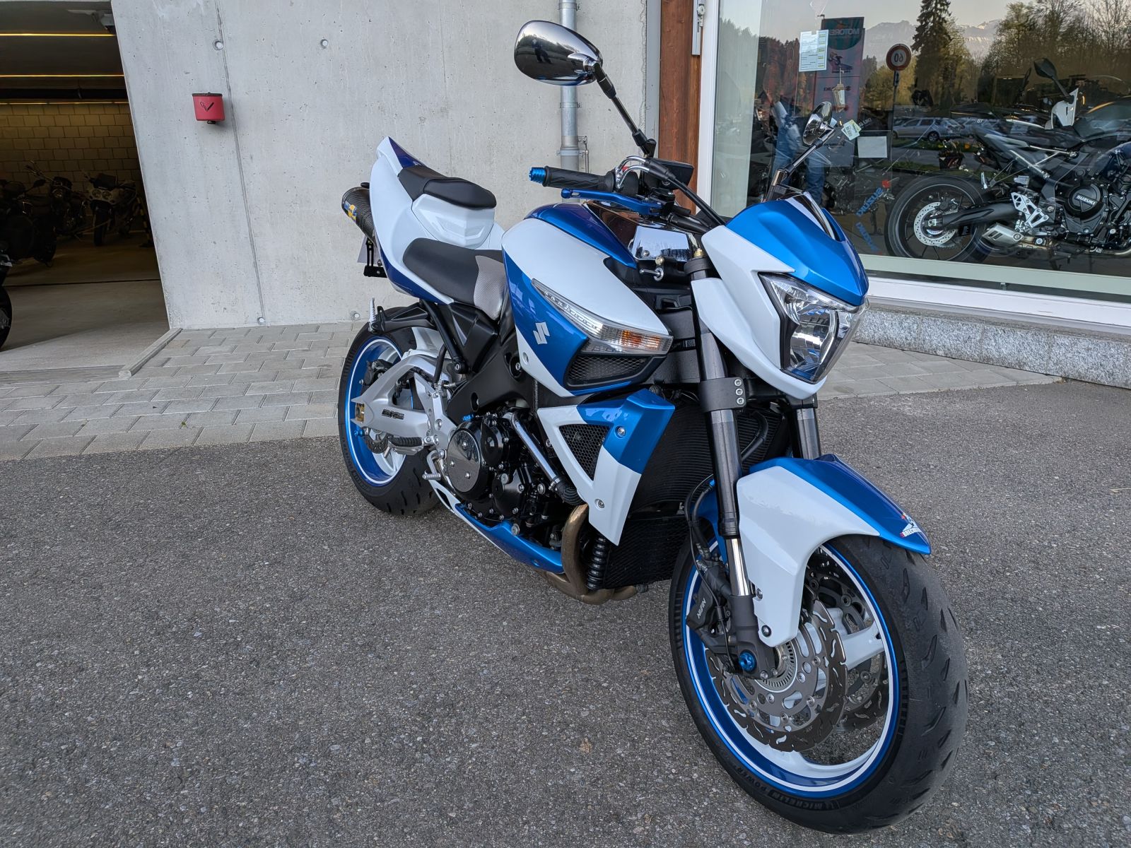 SUZUKI GSX 1300 B-King-image-1