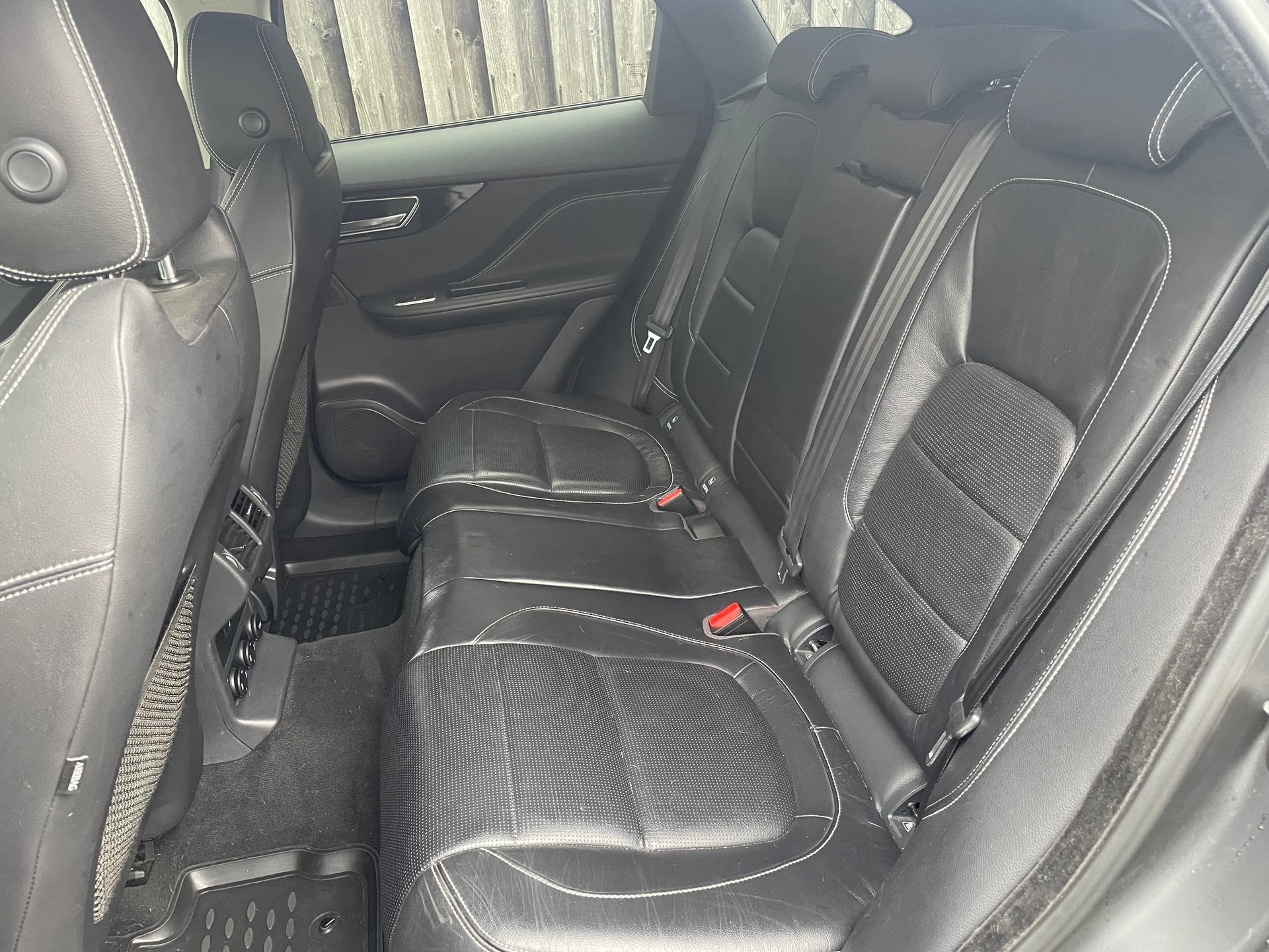 JAGUAR F-Pace 3.0 TD R-Sport AWD Automatik-image-13
