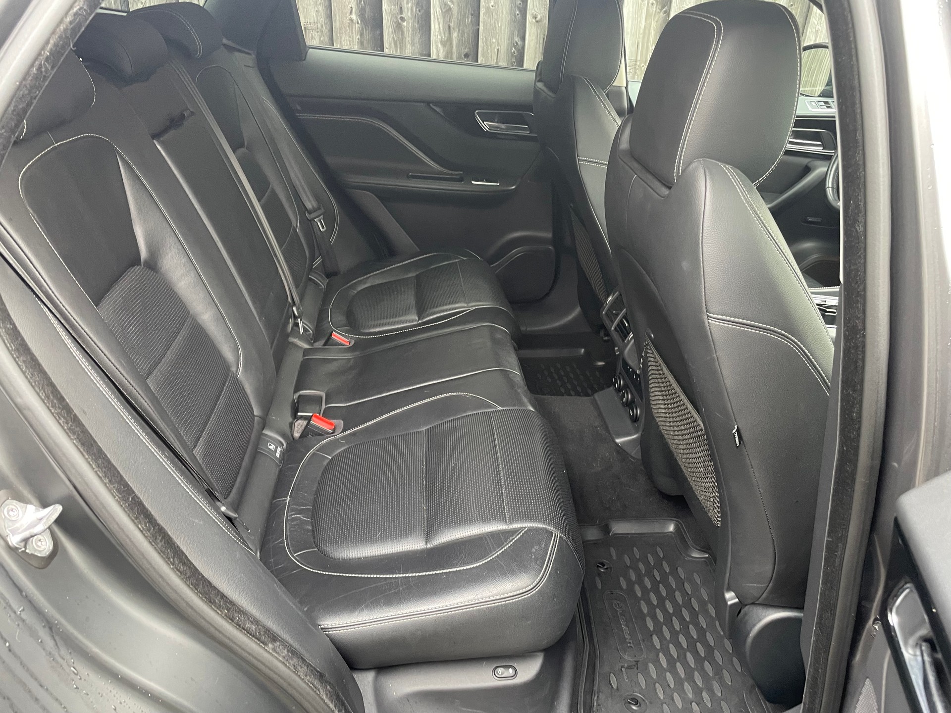 JAGUAR F-Pace 3.0 TD R-Sport AWD Automatik-image-14