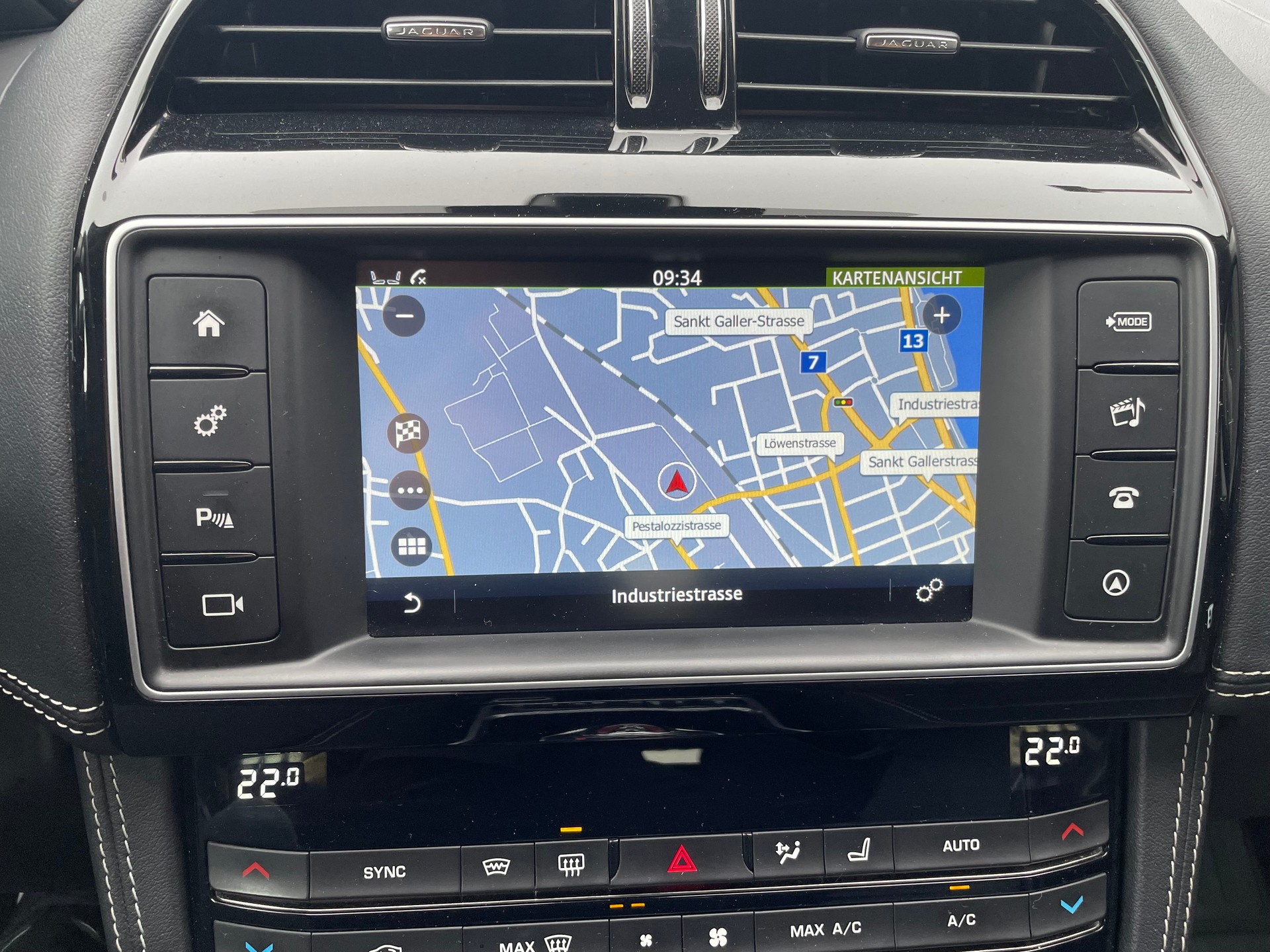 JAGUAR F-Pace 3.0 TD R-Sport AWD Automatik-image-10