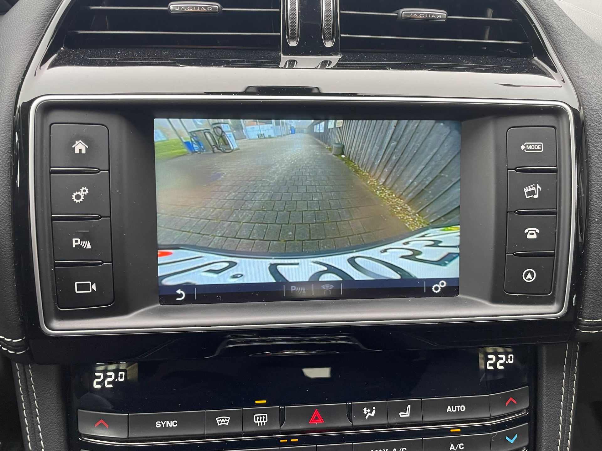 JAGUAR F-Pace 3.0 TD R-Sport AWD Automatik-image-11