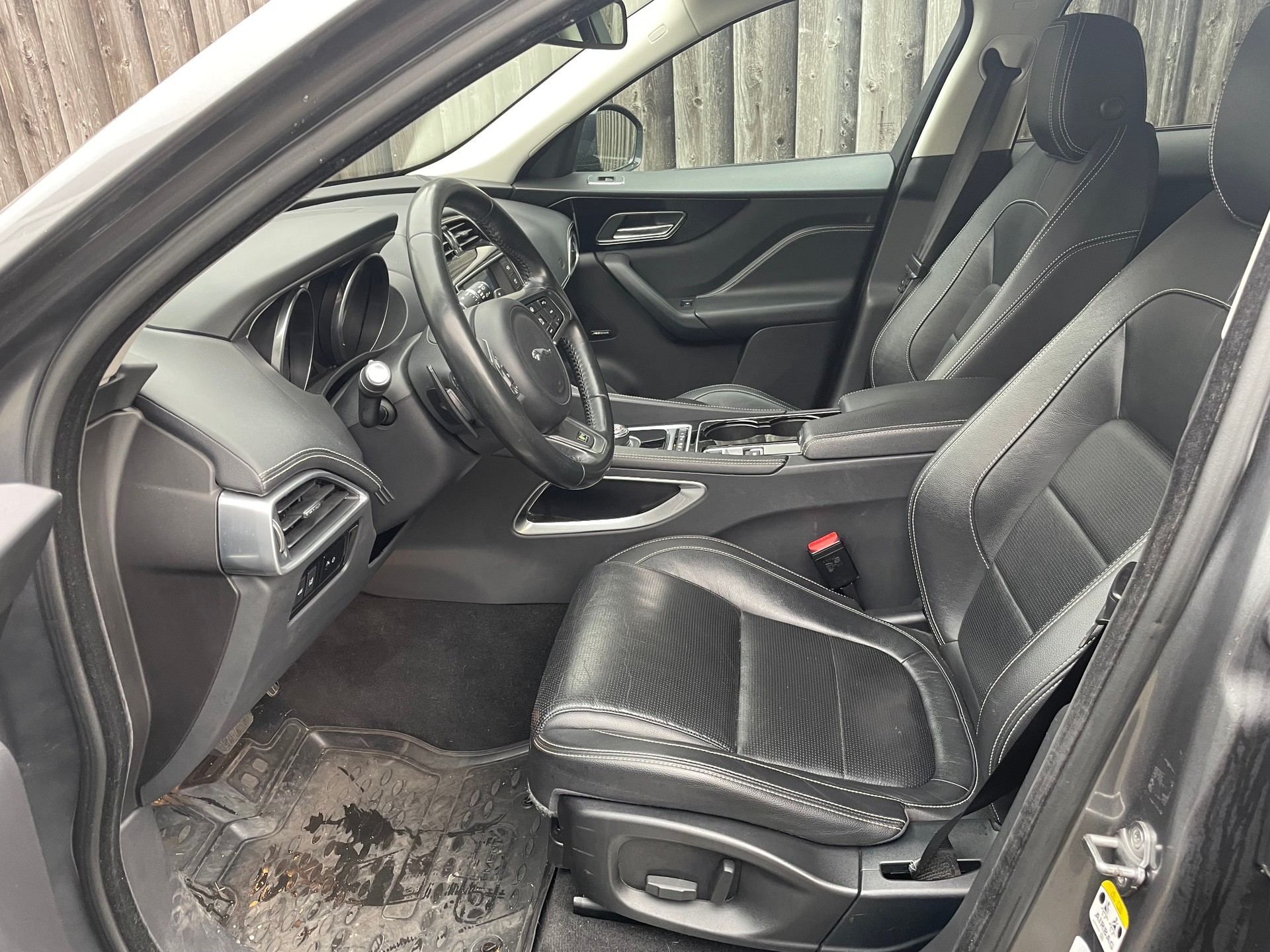 JAGUAR F-Pace 3.0 TD R-Sport AWD Automatik-image-6