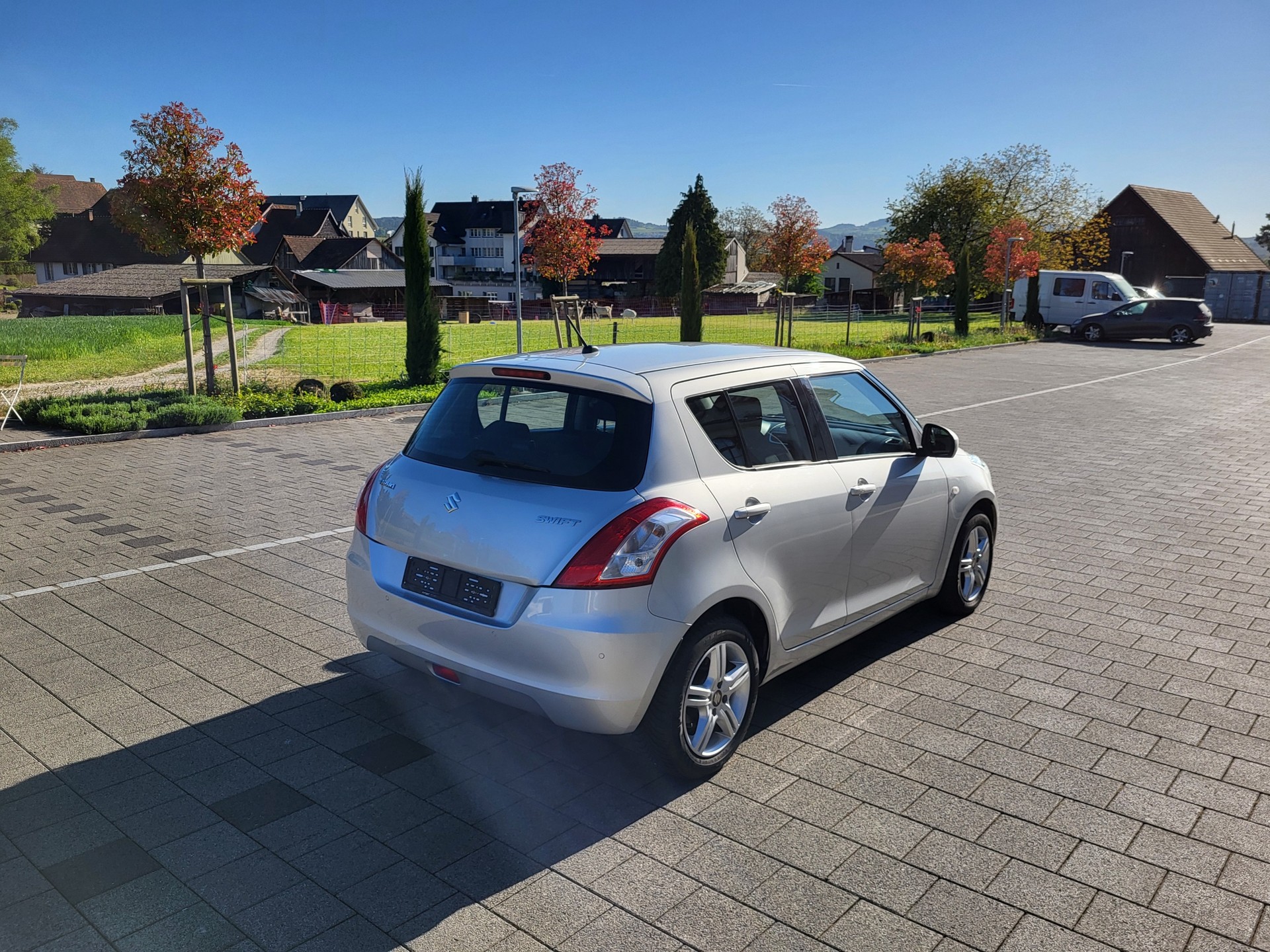 SUZUKI Swift 1.2i 16V GL Top-image-1