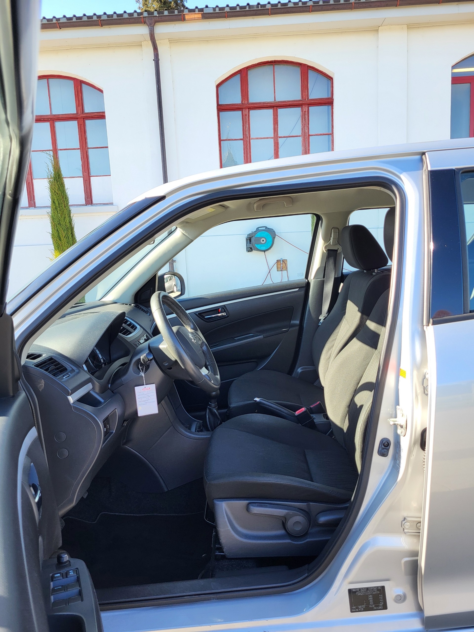 SUZUKI Swift 1.2i 16V GL Top-image-9