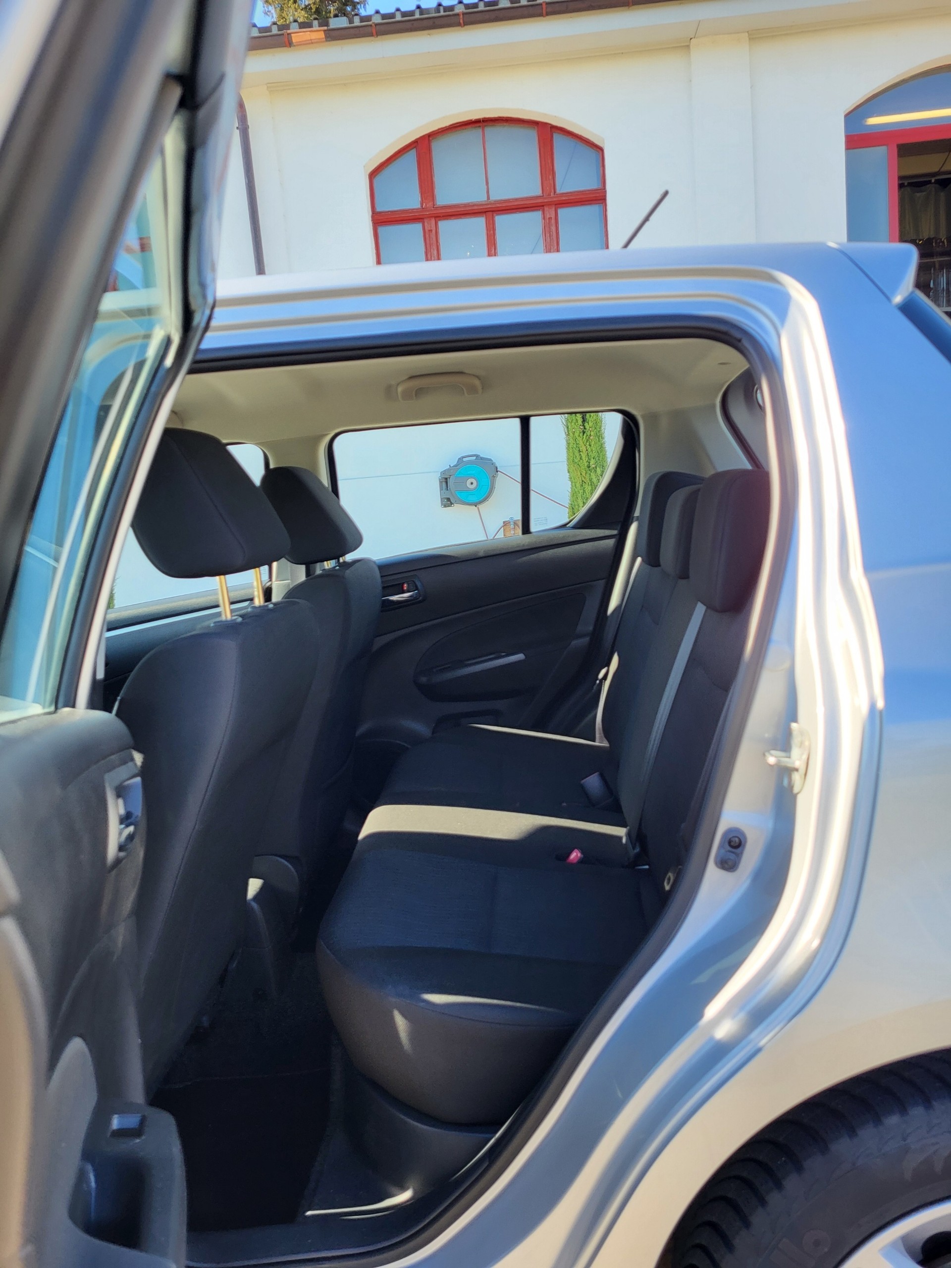 SUZUKI Swift 1.2i 16V GL Top-image-11
